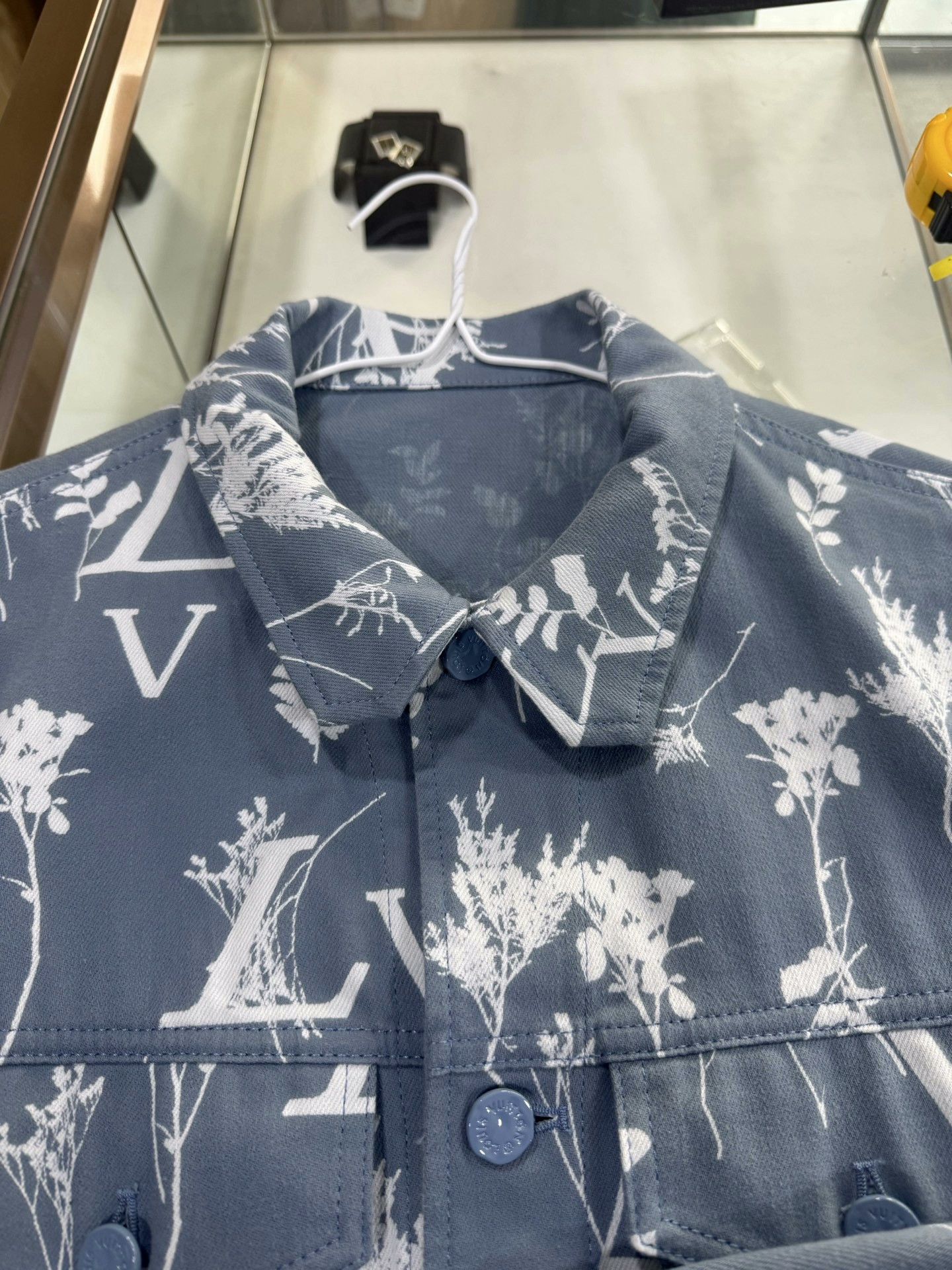 Louis Vuitton Louis Vuitton Men's Floral Denim Jacket Size US M / EU 48-50 / 2 - 6 Thumbnail