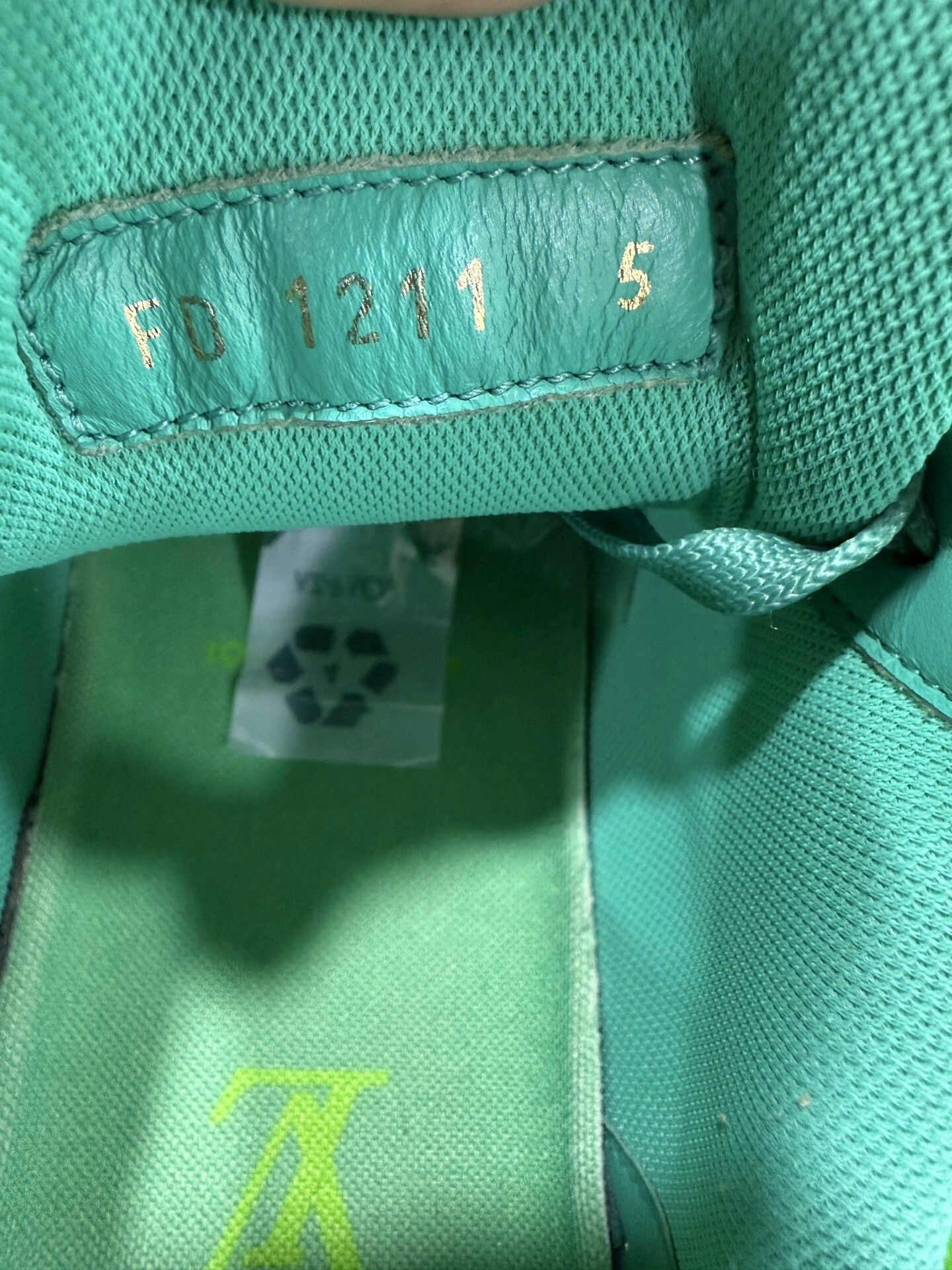 Louis Vuitton Louis Vuitton LV Trainer Blue-Green Gradient Size US 6 / EU 39 - 5 Thumbnail