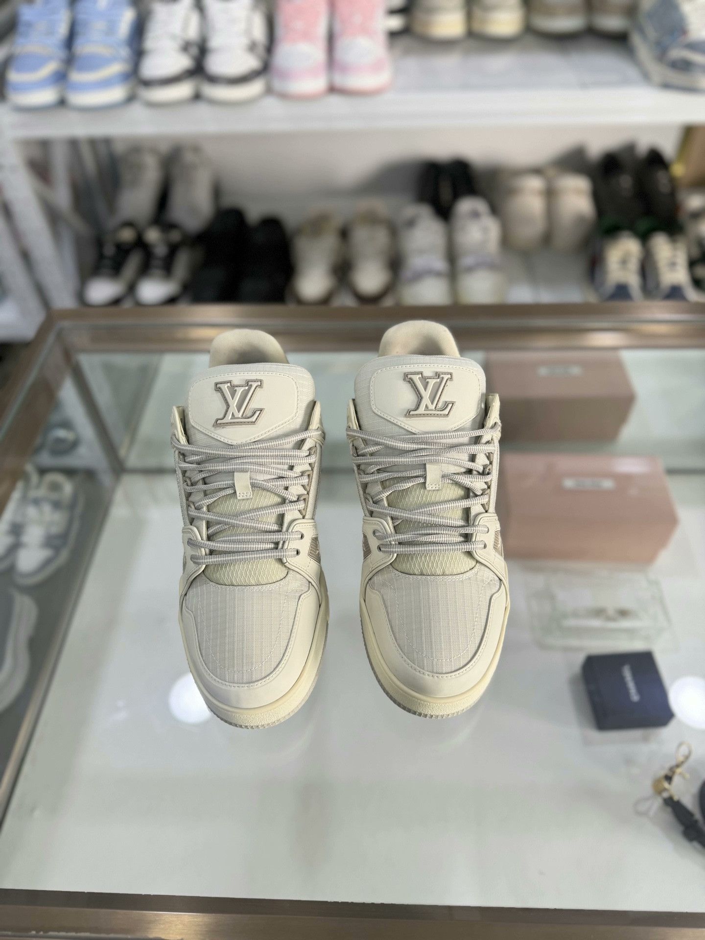 Louis Vuitton Louis Vuitton LV Trainer Ski Collection Size US 8.5 / EU 41-42 - 2 Thumbnail