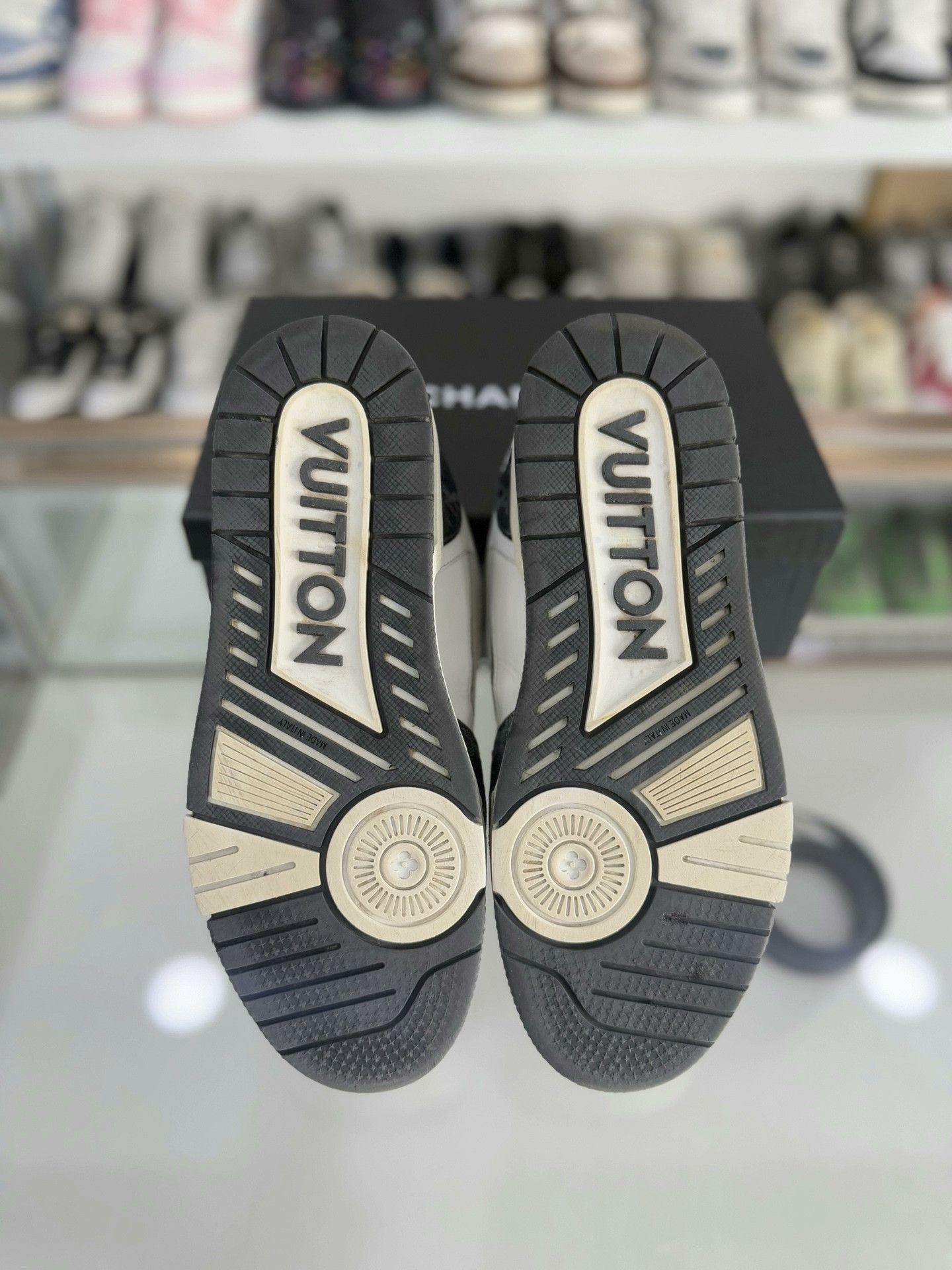 Louis Vuitton Louis Vuitton LV Trainer Black White Velcro Size US 7.5 / EU 40-41 - 4 Thumbnail
