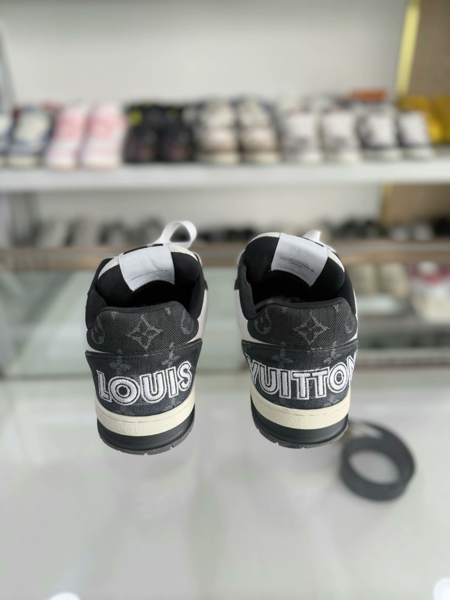Louis Vuitton Louis Vuitton LV Trainer Black White Velcro Size US 7.5 / EU 40-41 - 3 Thumbnail