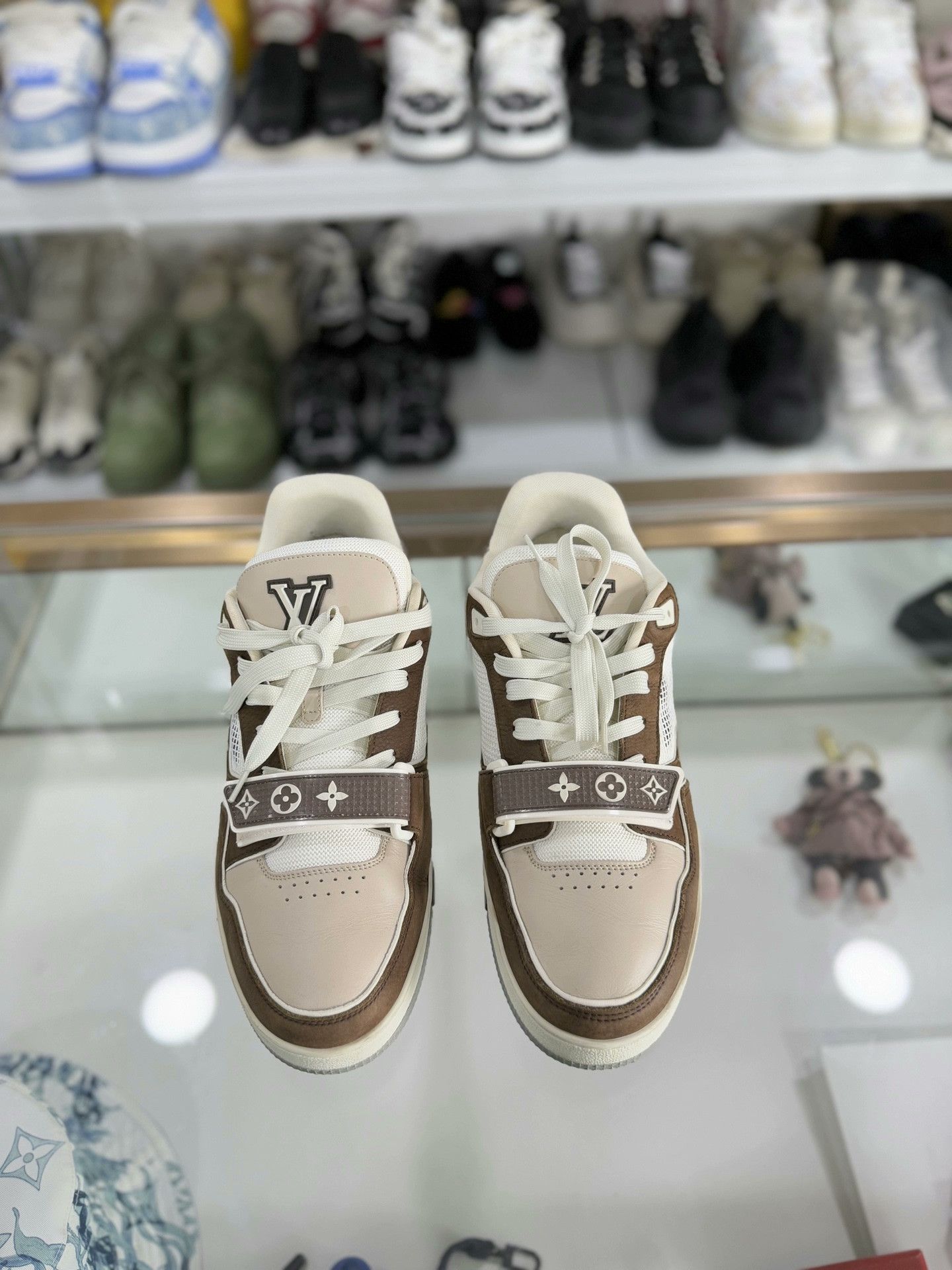 Louis Vuitton Louis Vuitton LV Trainer Men's Shoes Size US 9 / EU 42 - 2 Thumbnail