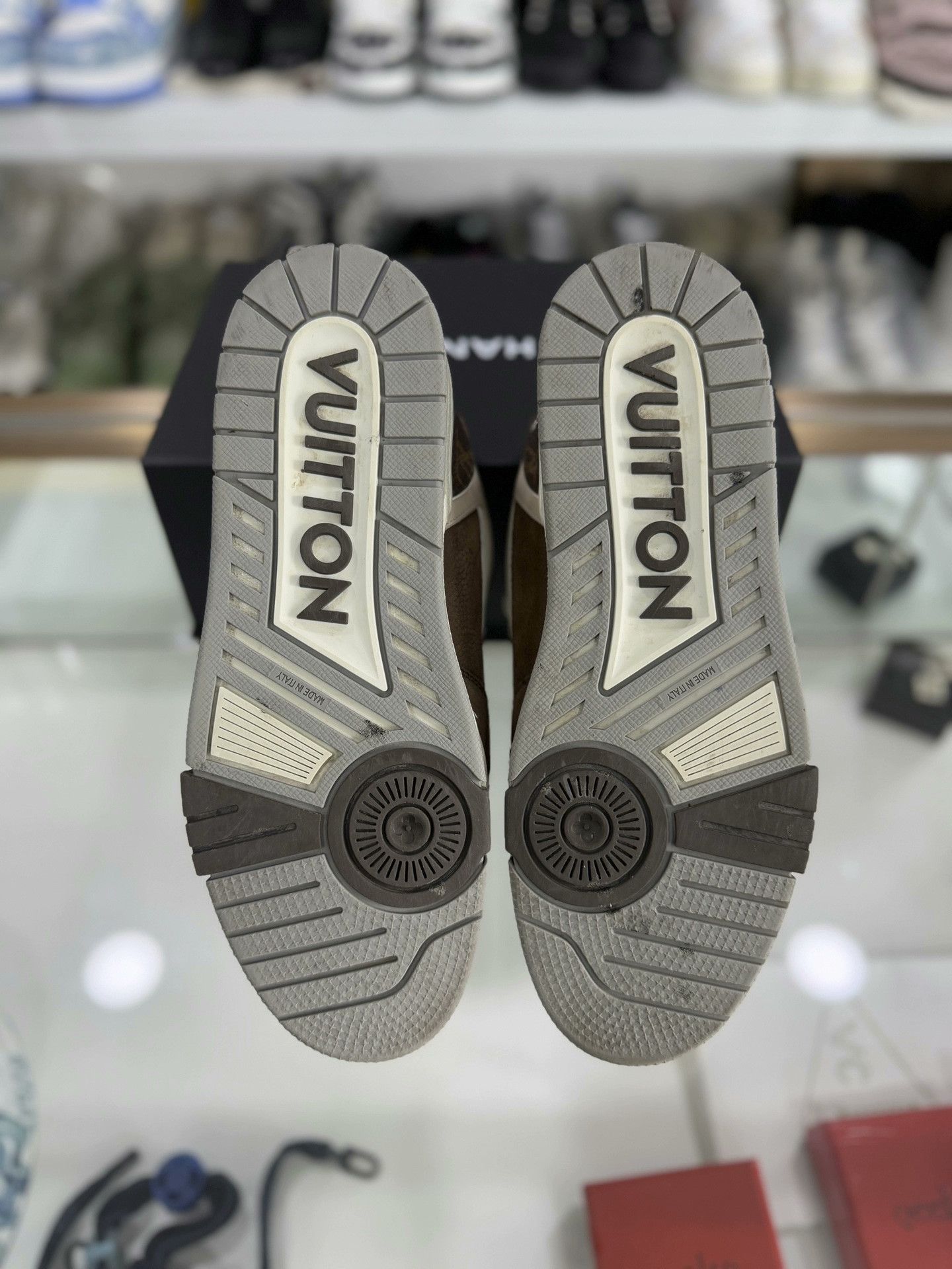 Louis Vuitton Louis Vuitton LV Trainer Men's Shoes Size US 9 / EU 42 - 4 Thumbnail