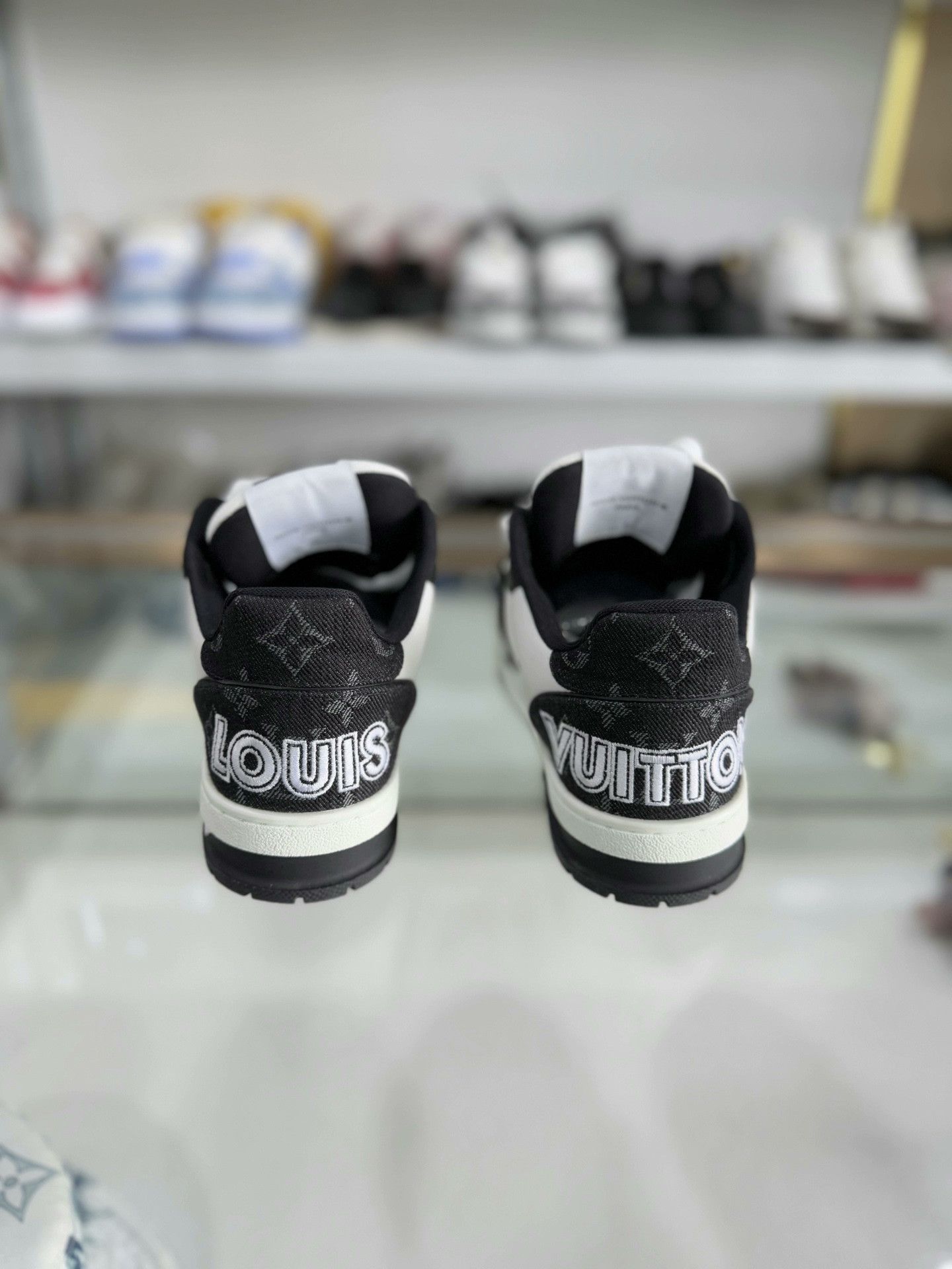 Louis Vuitton Louis Vuitton Trainer Velcro Black White Denim Size US 4.5 / IT 34.5 - 3 Thumbnail