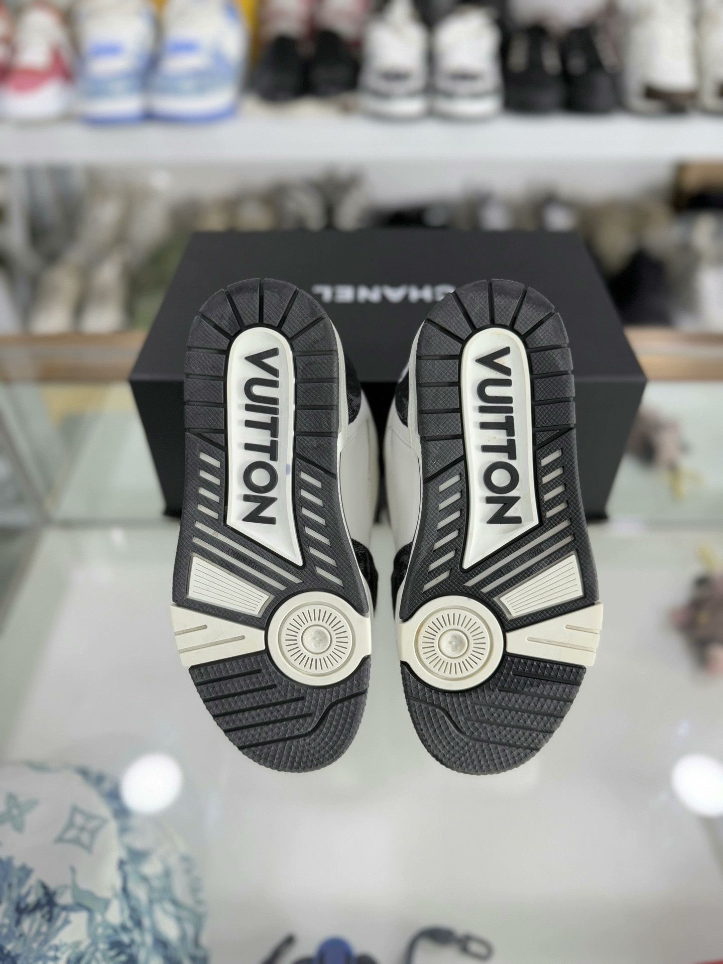Louis Vuitton Louis Vuitton Trainer Velcro Black White Denim Size US 4.5 / IT 34.5 - 4 Thumbnail