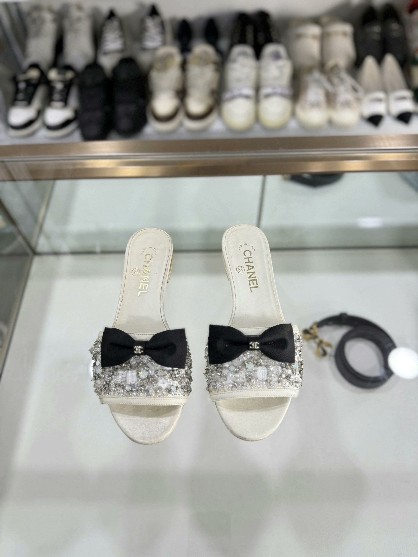 Chanel Chanel 24S Crystal Bow Slipper Sandals Size US 6 / IT 36 - 2 Thumbnail