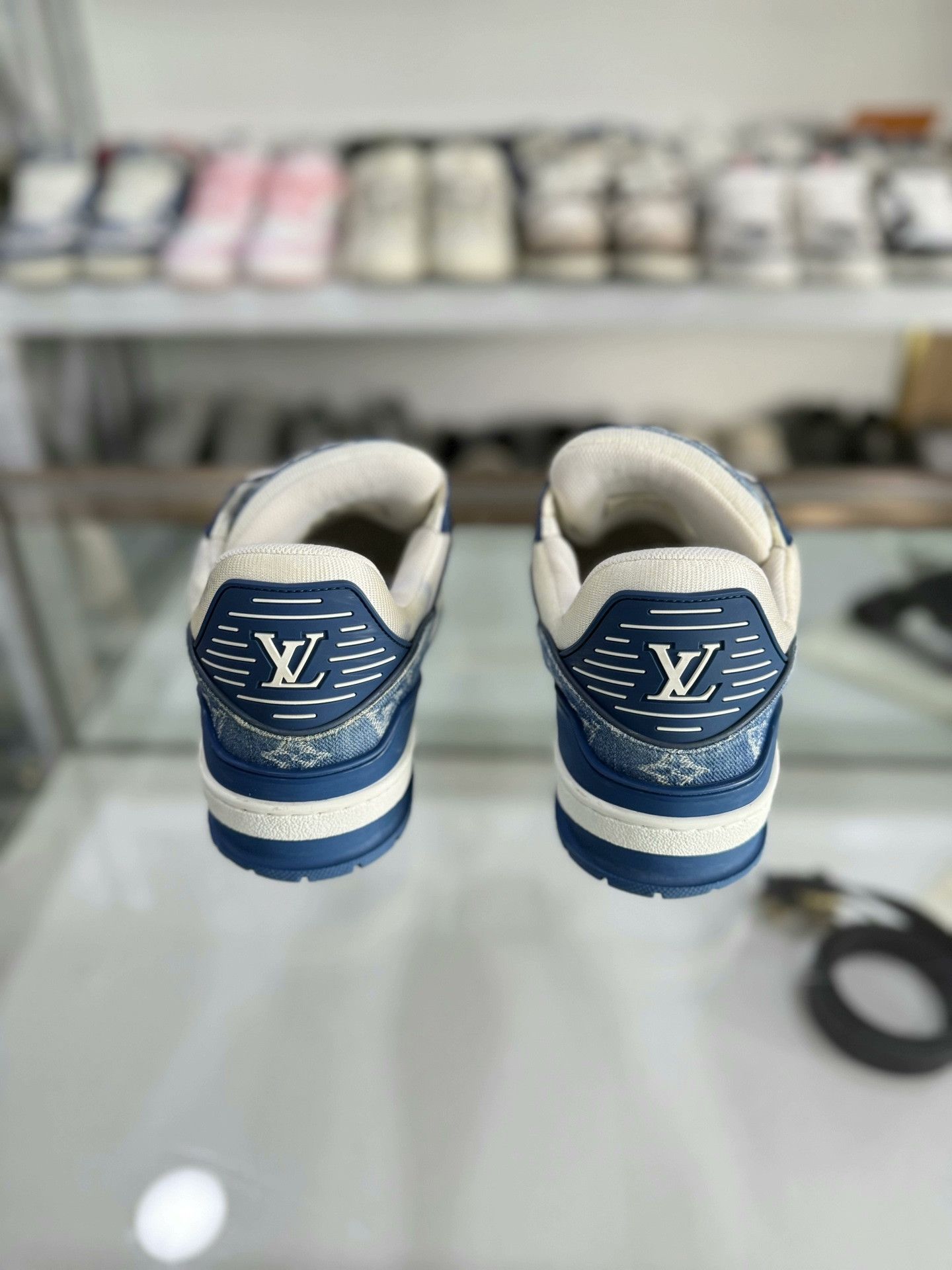 Louis Vuitton Louis Vuitton LV Trainer Men's Shoes Size US 8 / EU 41 - 3 Thumbnail