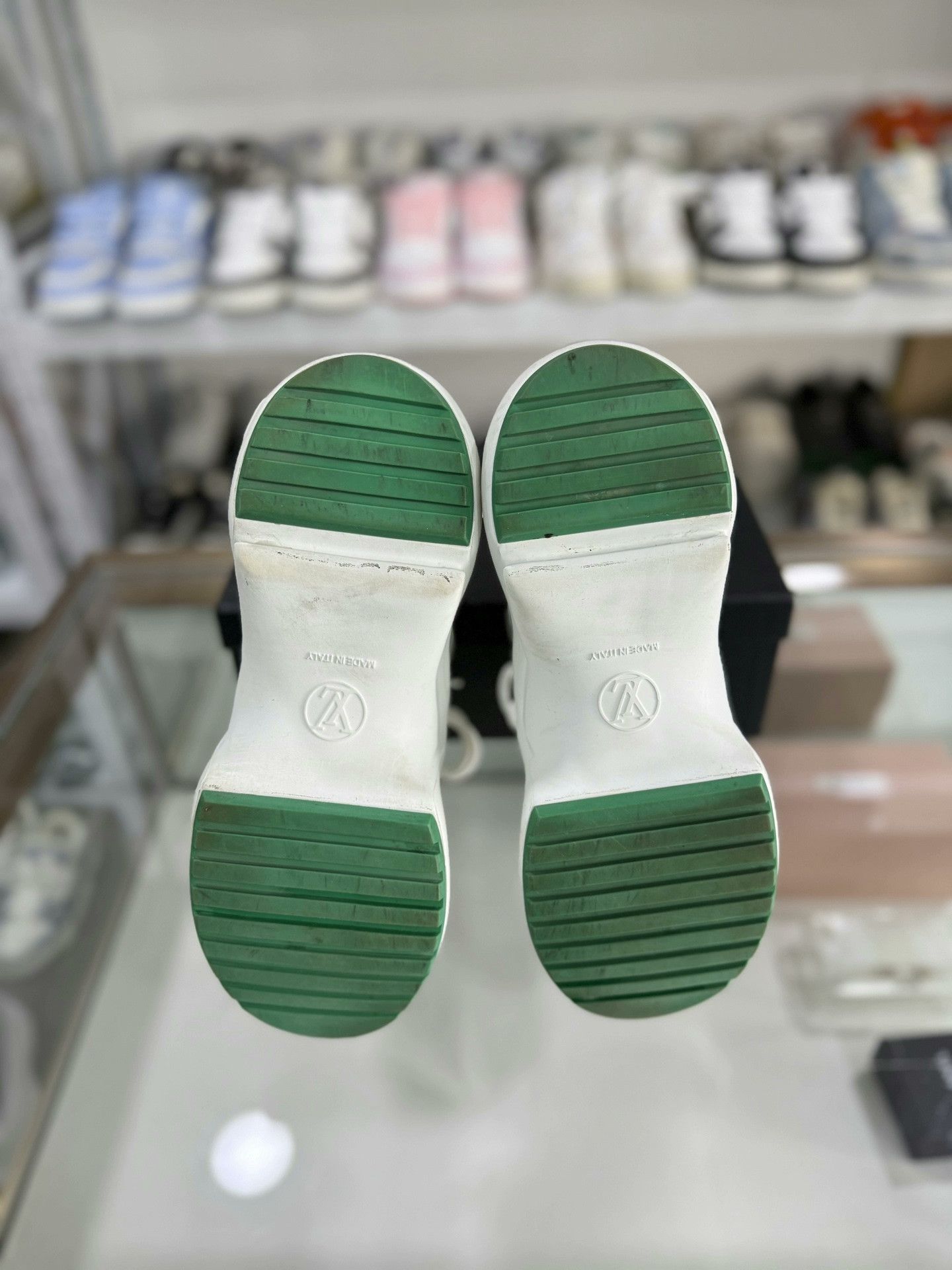 Louis Vuitton Louis Vuitton Green Flock Arch Dad Shoes 36.5 Size US 5.5 / IT 35.5 - 4 Thumbnail