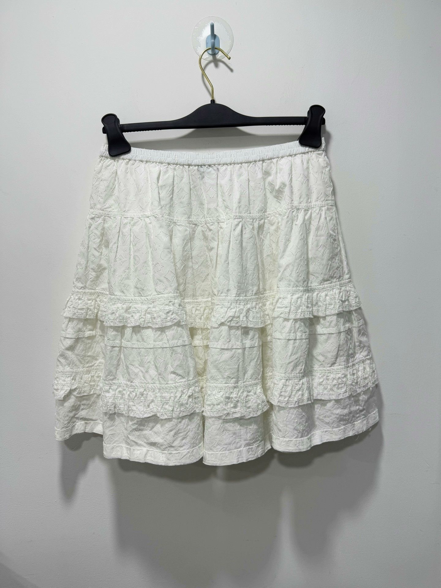 Louis Vuitton Louis Vuitton White Pleated Pattern Skirt Size 34" / US 12 / IT 48 - 2 Thumbnail