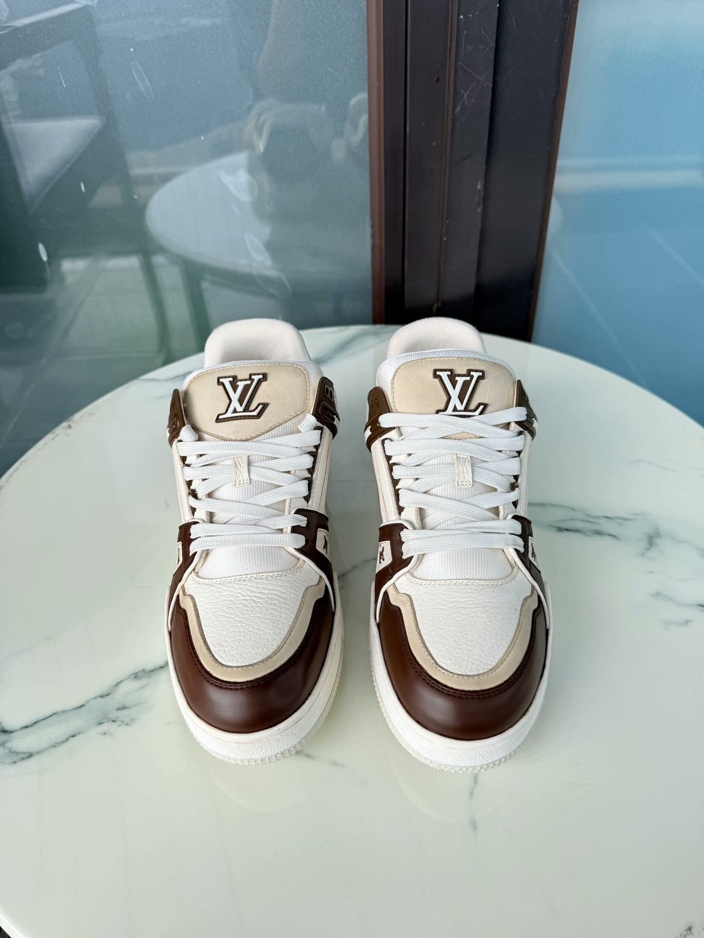 Louis Vuitton Louis Vuitton LV Trainer Men's Shoes Size US 9 / EU 42 - 2 Thumbnail
