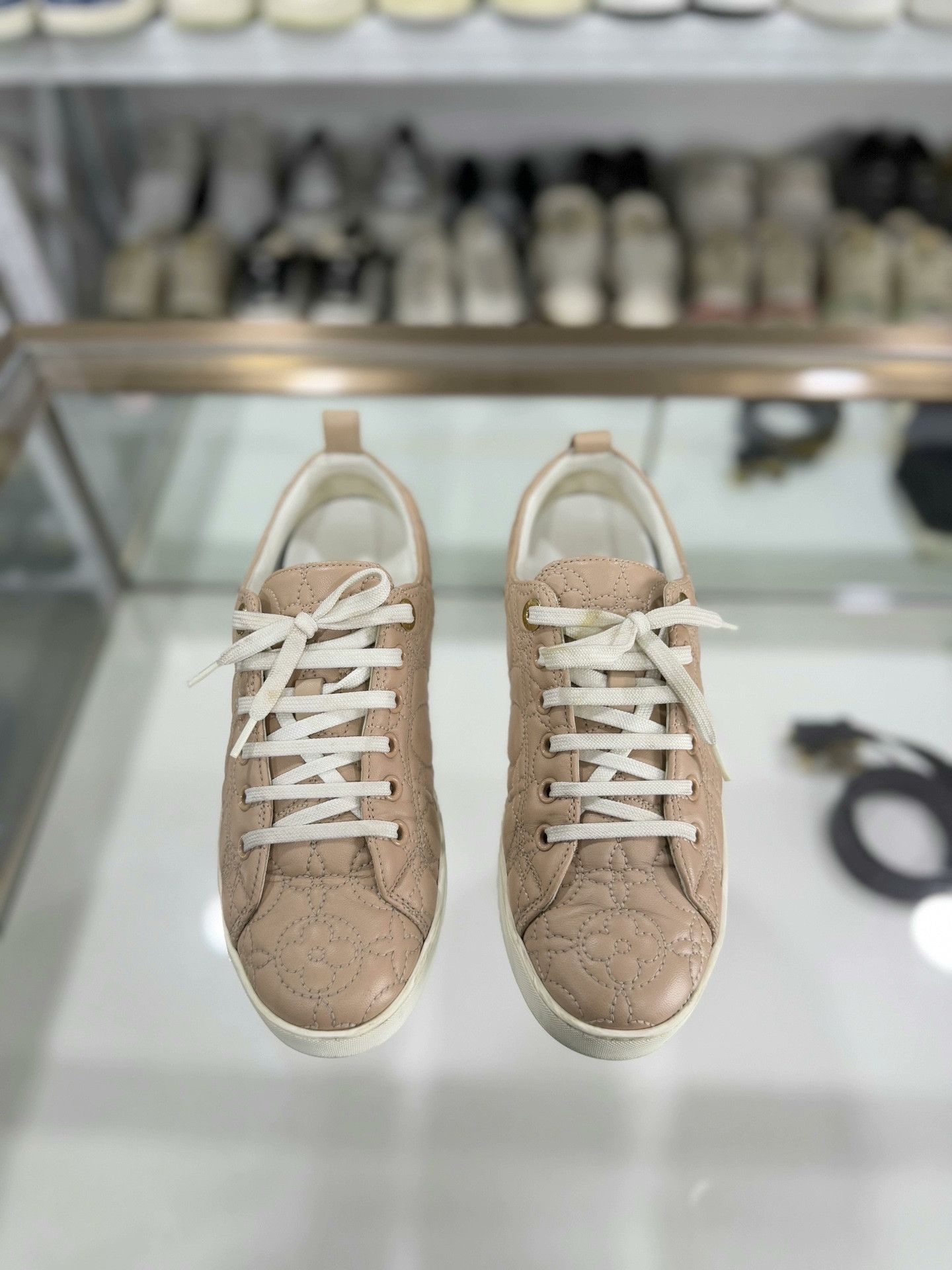 Louis Vuitton Louis Vuitton Pink Embroidered Monogram Sneakers Size US 5 / IT 35 - 2 Thumbnail