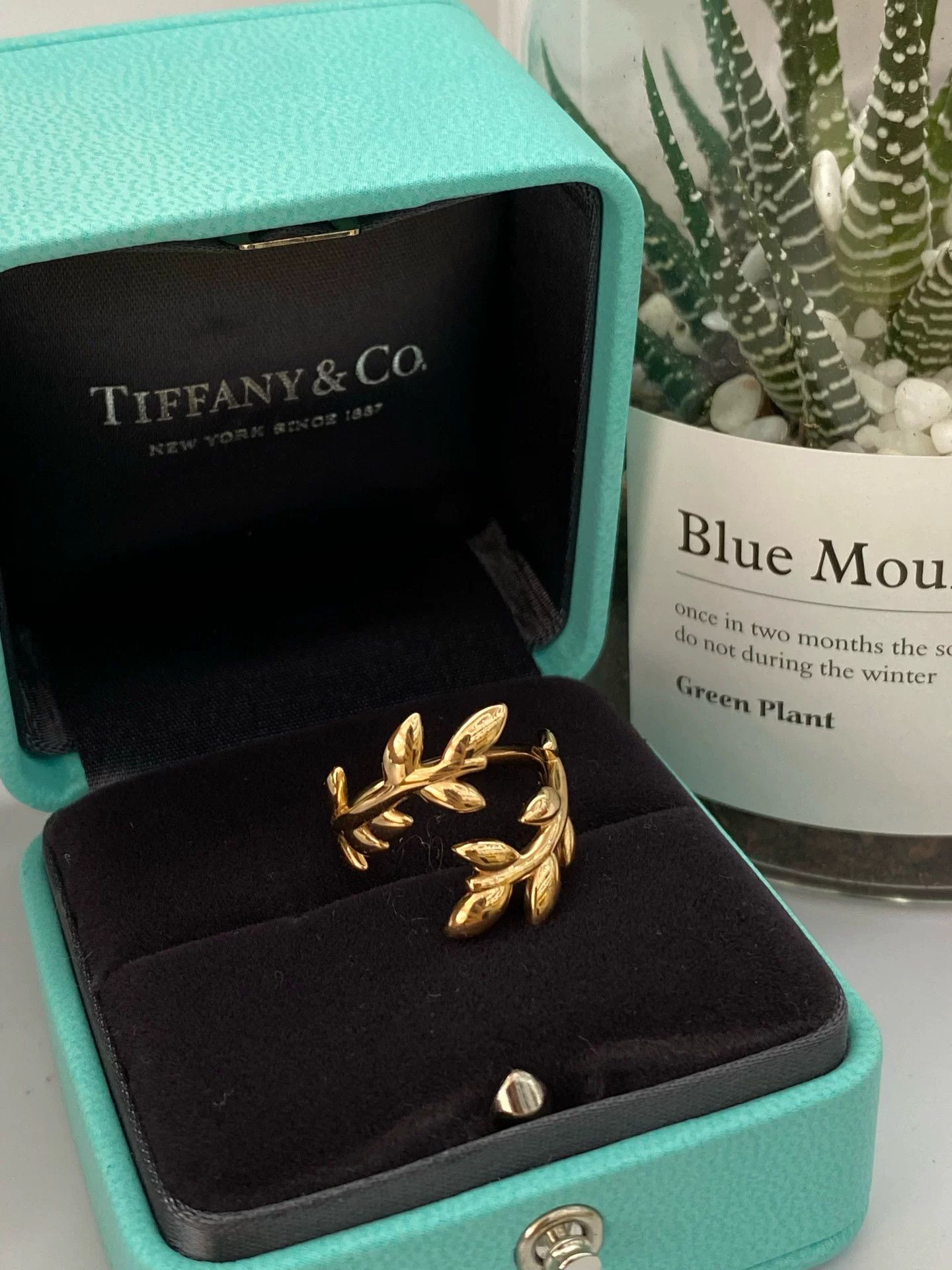 Tiffany & Co. Tiffany 18k Gold Olive Leaf Ring Size ONE SIZE - 2 Thumbnail