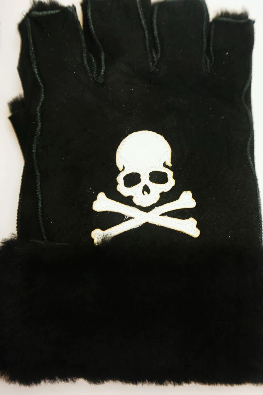 Mastermind Japan mastermind Japan MMJ Shearling Skull Gloves Size ONE SIZE - 4 Thumbnail