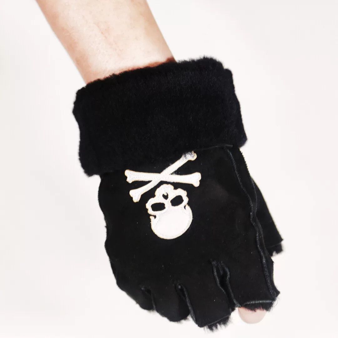 Mastermind Japan mastermind Japan MMJ Shearling Skull Gloves Size ONE SIZE - 7 Thumbnail