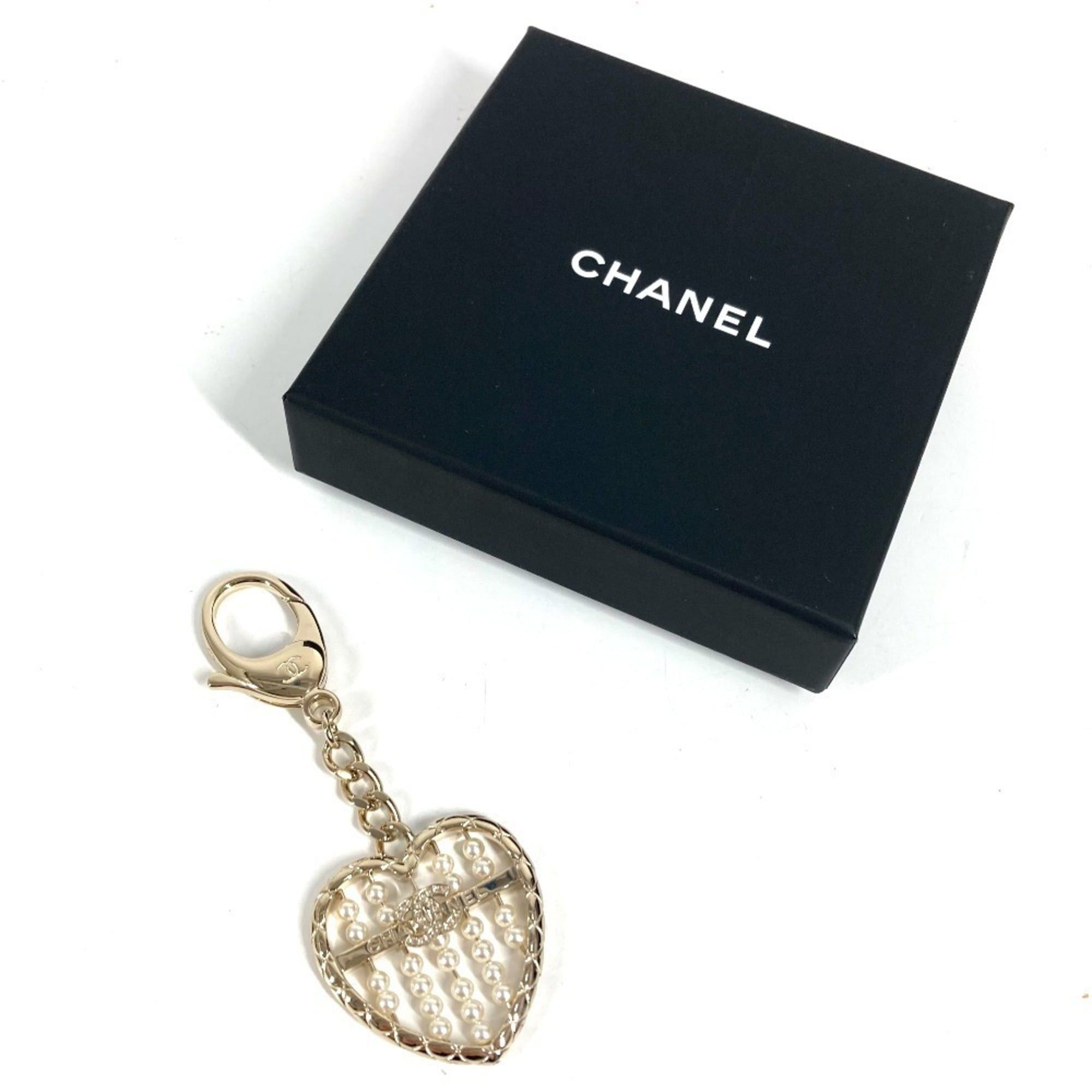 Chanel CHANEL ABG045 B25A Heart CC Coco Mark Logo Faux Pearl Rhinestone Bag Charm Chain Keychain Metal Women's Gold Like New Size ONE SIZE - 8 Thumbnail