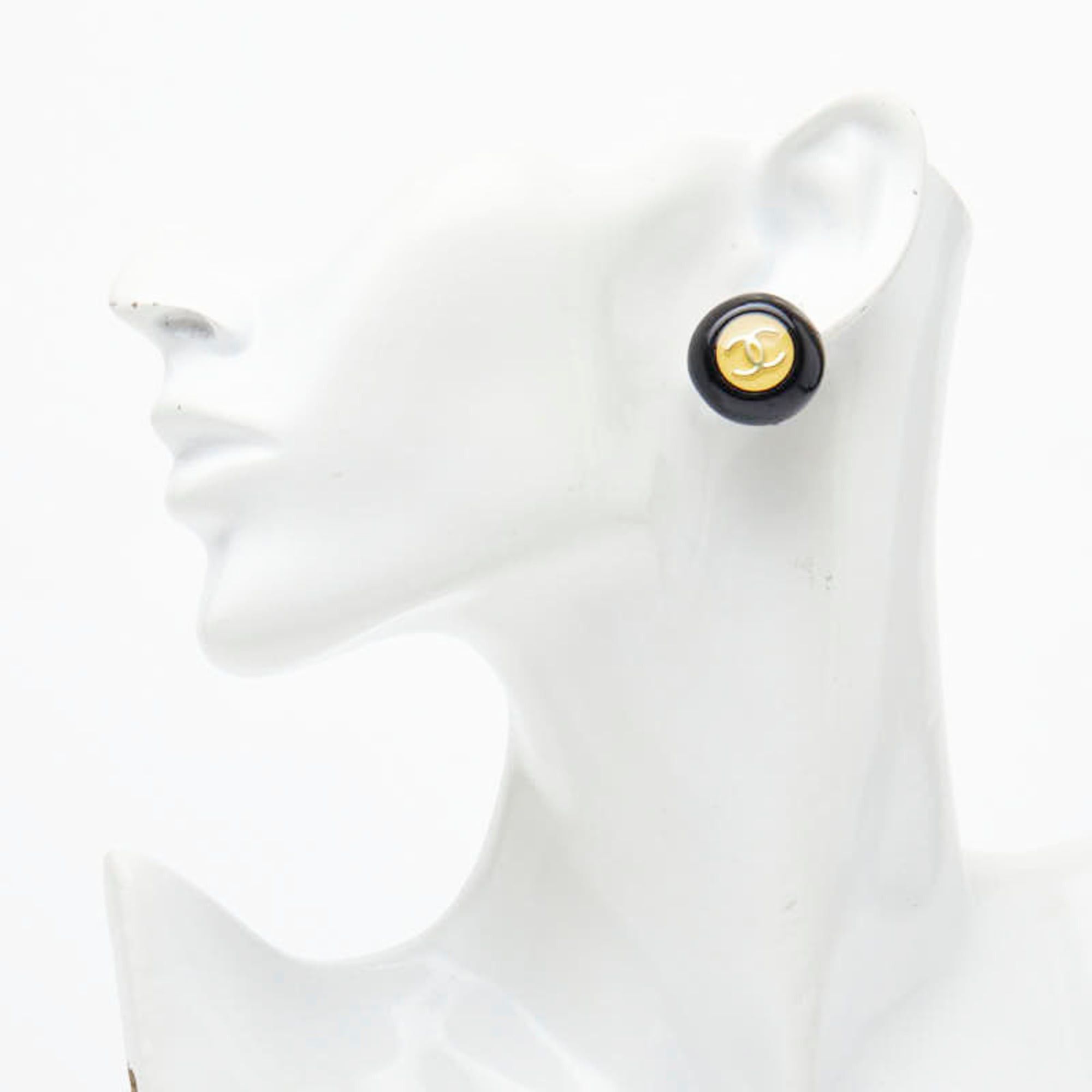 Chanel CHANEL Coco Mark Vintage Earrings in Black Gold Enamel and Plated for Women Size ONE SIZE - 5 Thumbnail