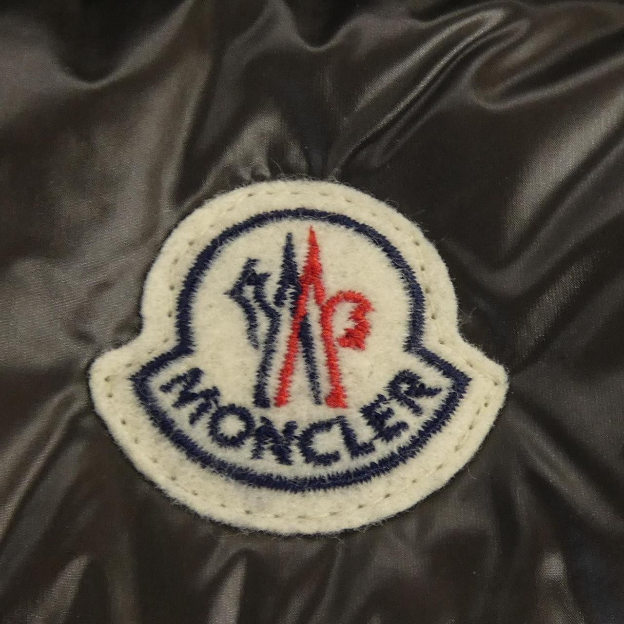 Moncler Moncler Moncler GUI Down Vest Textile Outerwear GUI DUTY FREE for USA Size ONE SIZE - 7 Thumbnail