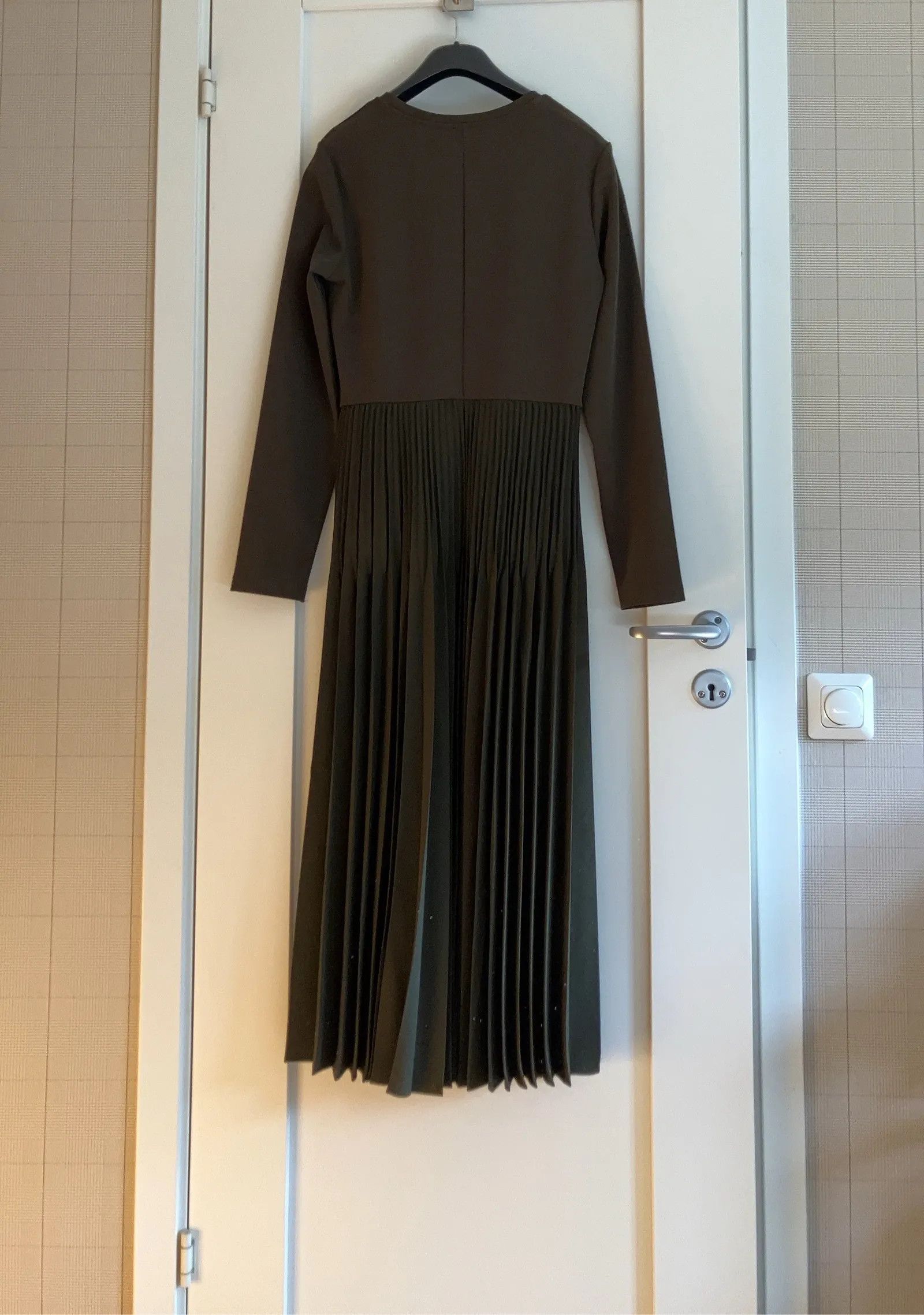 Uniqlo Uniqlo Combination dress Dress Size M / US 6-8 / IT 42-44 - 4 Thumbnail