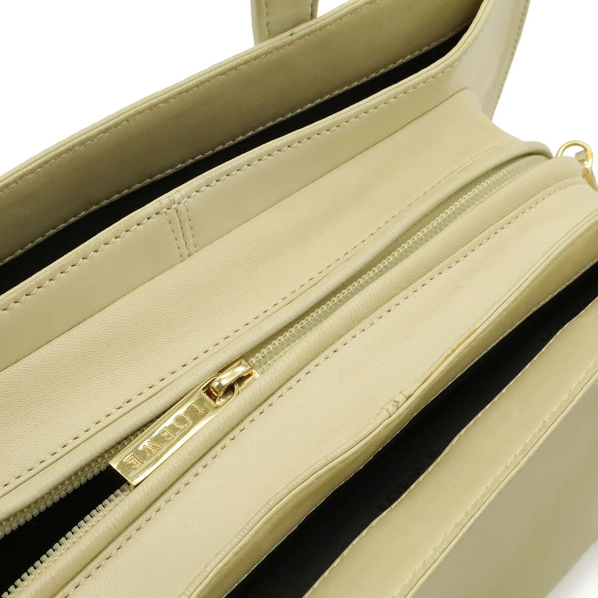 Loewe Loewe Loewe Anagram Leather 2way Bag Leather Shoulder Bag DUTY FREE for USA Size ONE SIZE - 5 Thumbnail