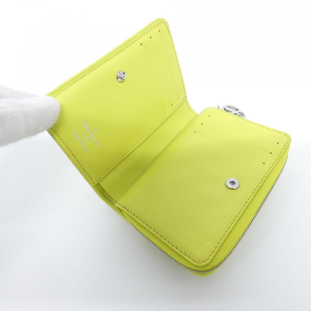 Louis Vuitton Louis Vuitton Louis Vuitton Coussin Portefeuille Lou Lambskin Wallet Leather Short Wallet M83210 DUTY FREE for USA Size ONE SIZE - 7 Thumbnail