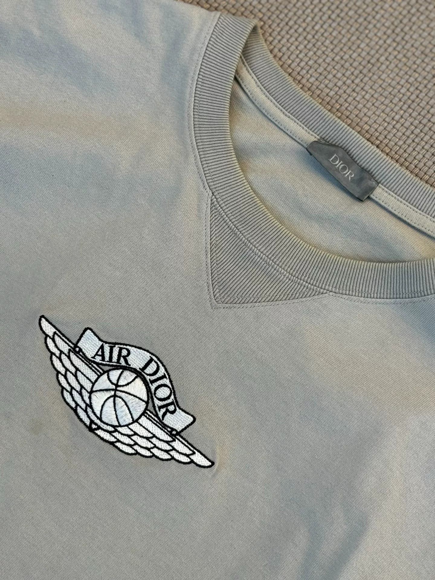 Dior Dior x AJ Embroidered Logo Gray Tee Size US XL / EU 56 / 4 - 4 Thumbnail
