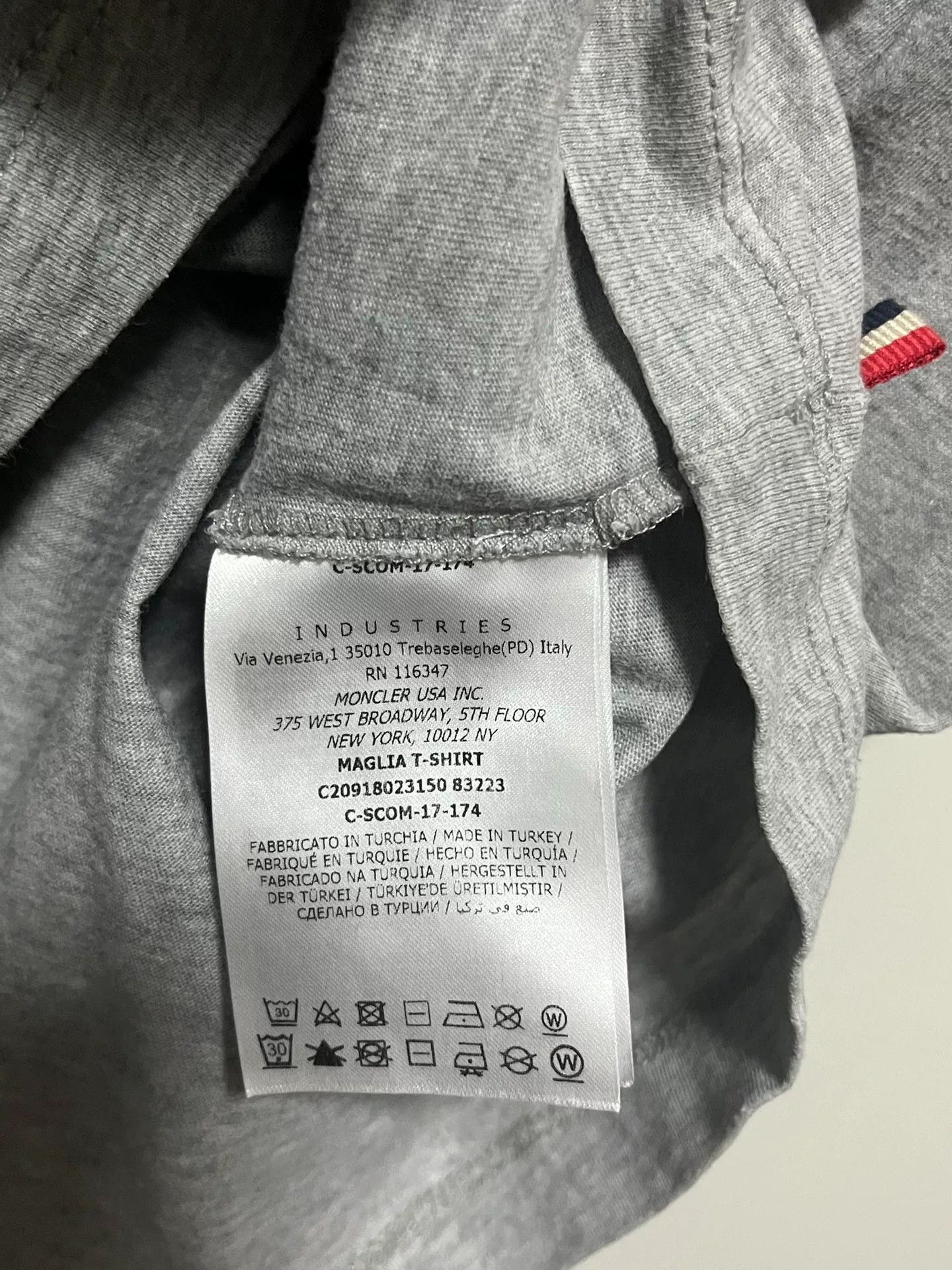 Moncler Moncler Short-Sleeve Logo Patchwork T-Shirt Size US XL / EU 56 / 4 - 4 Thumbnail