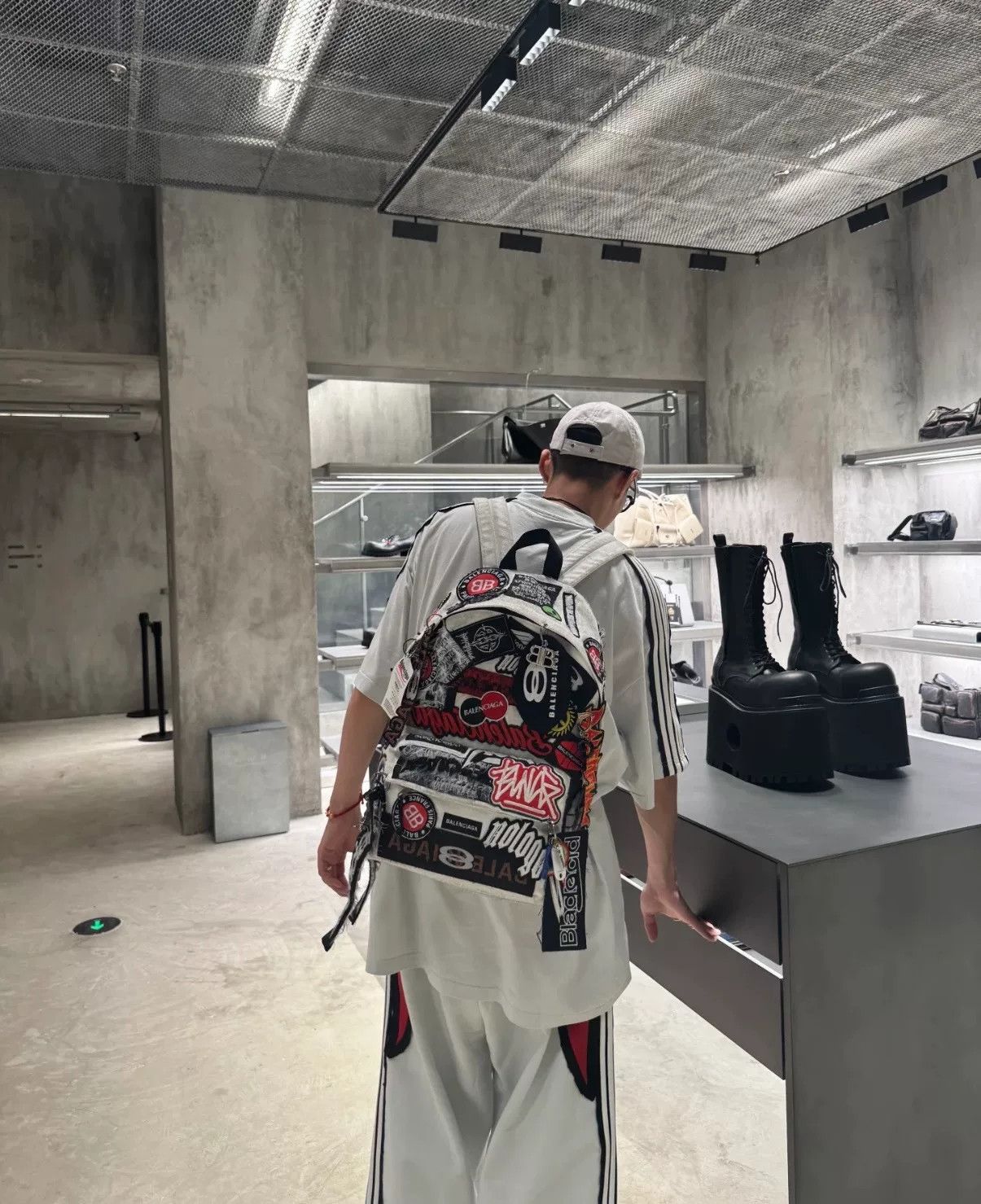 Balenciaga Balenciaga 25SS Explore Patch Backpack Size ONE SIZE - 2 Thumbnail