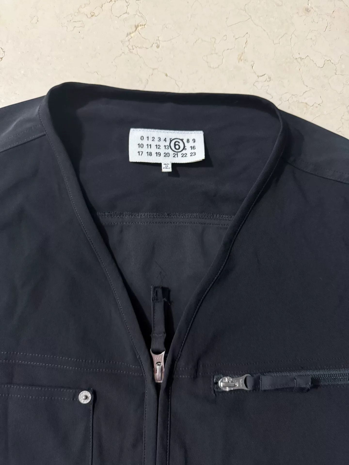 Maison Margiela Maison Margiela 24SS Solid V-Neck Zip Vest Size US S / EU 44-46 / 1 - 6 Thumbnail