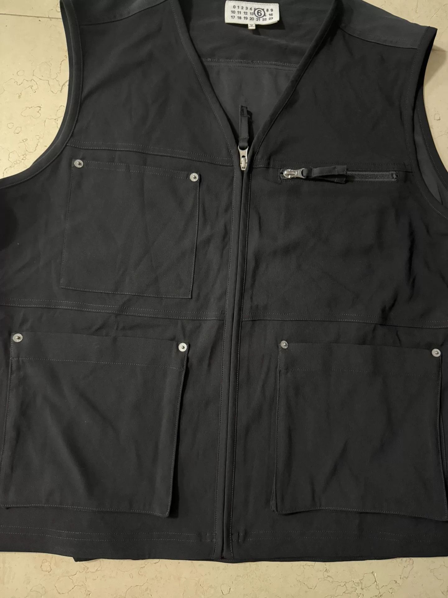 Maison Margiela Maison Margiela 24SS Solid V-Neck Zip Vest Size US S / EU 44-46 / 1 - 5 Thumbnail