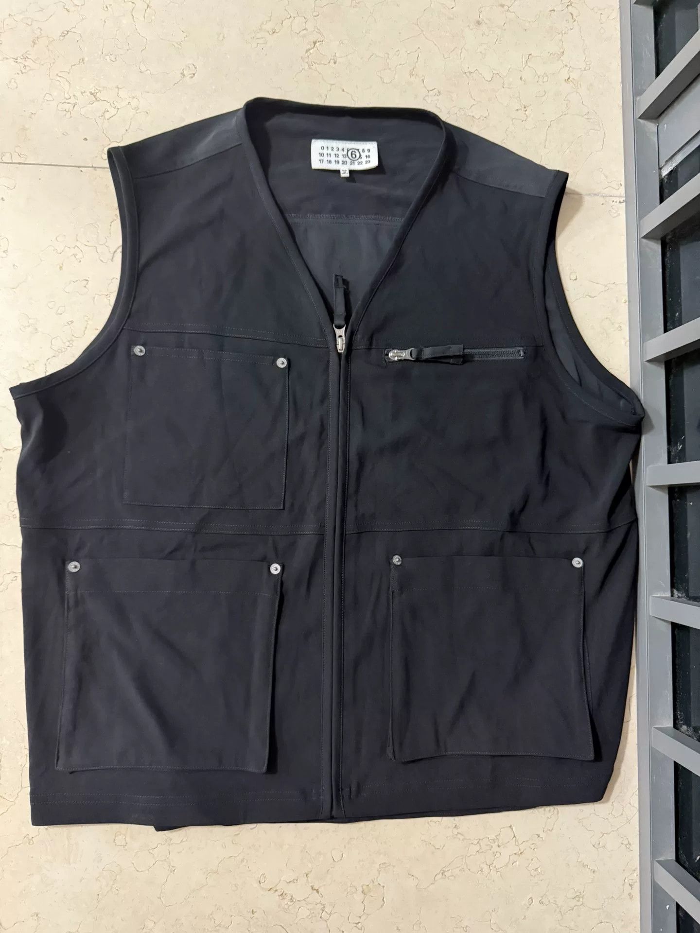 Maison Margiela Maison Margiela 24SS Solid V-Neck Zip Vest Size US S / EU 44-46 / 1 - 4 Thumbnail