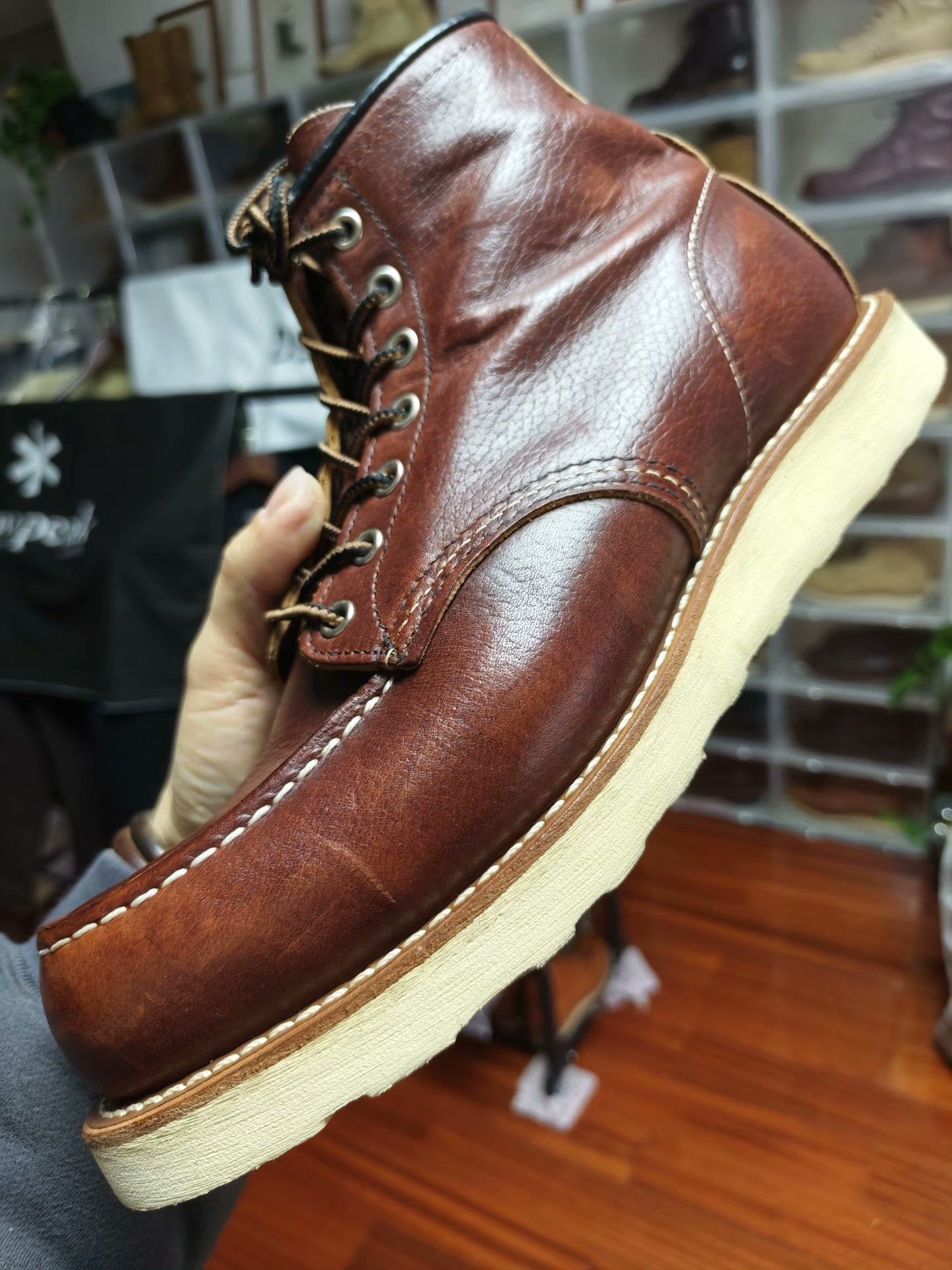 Red Wing Red Wing 8138 Lychee Grain Size US 9 / EU 42 - 3 Thumbnail