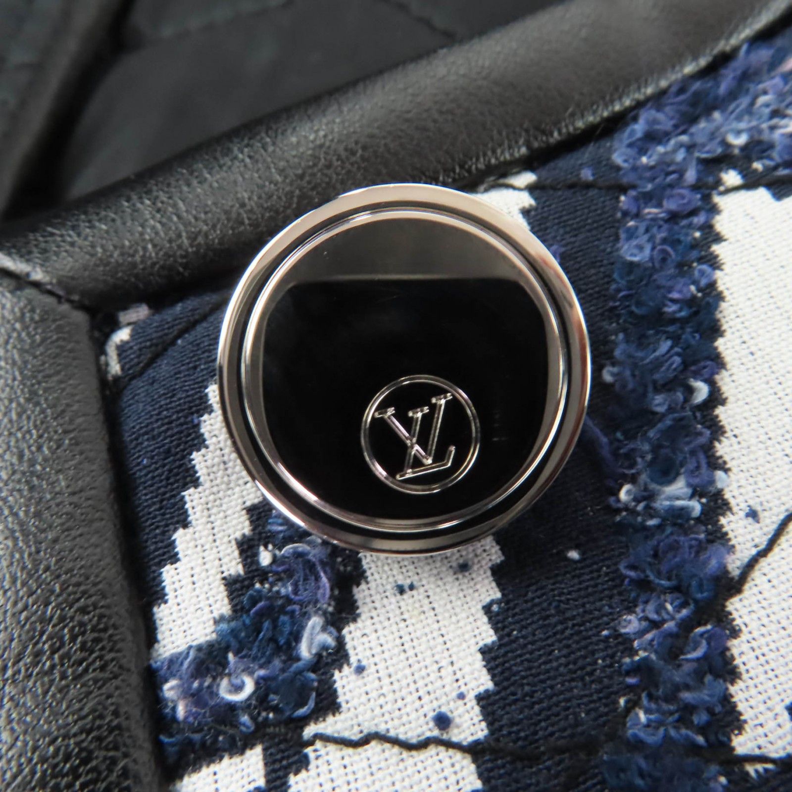 Louis Vuitton Louis Vuitton Louis Vuitton Monogram Leather Piping Coat Textile Outerwear DUTY FREE for USA Size ONE SIZE - 6 Thumbnail