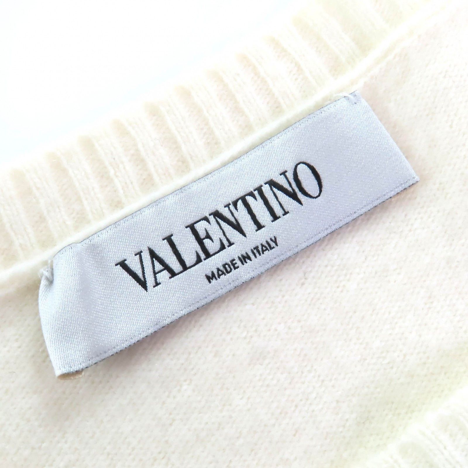 Valentino Valentino Valentino Logo embroidered Wool Cashmere Knit Sweater Textile Tops RB3KC00STXM DUTY FREE for USA Size ONE SIZE - 6 Thumbnail