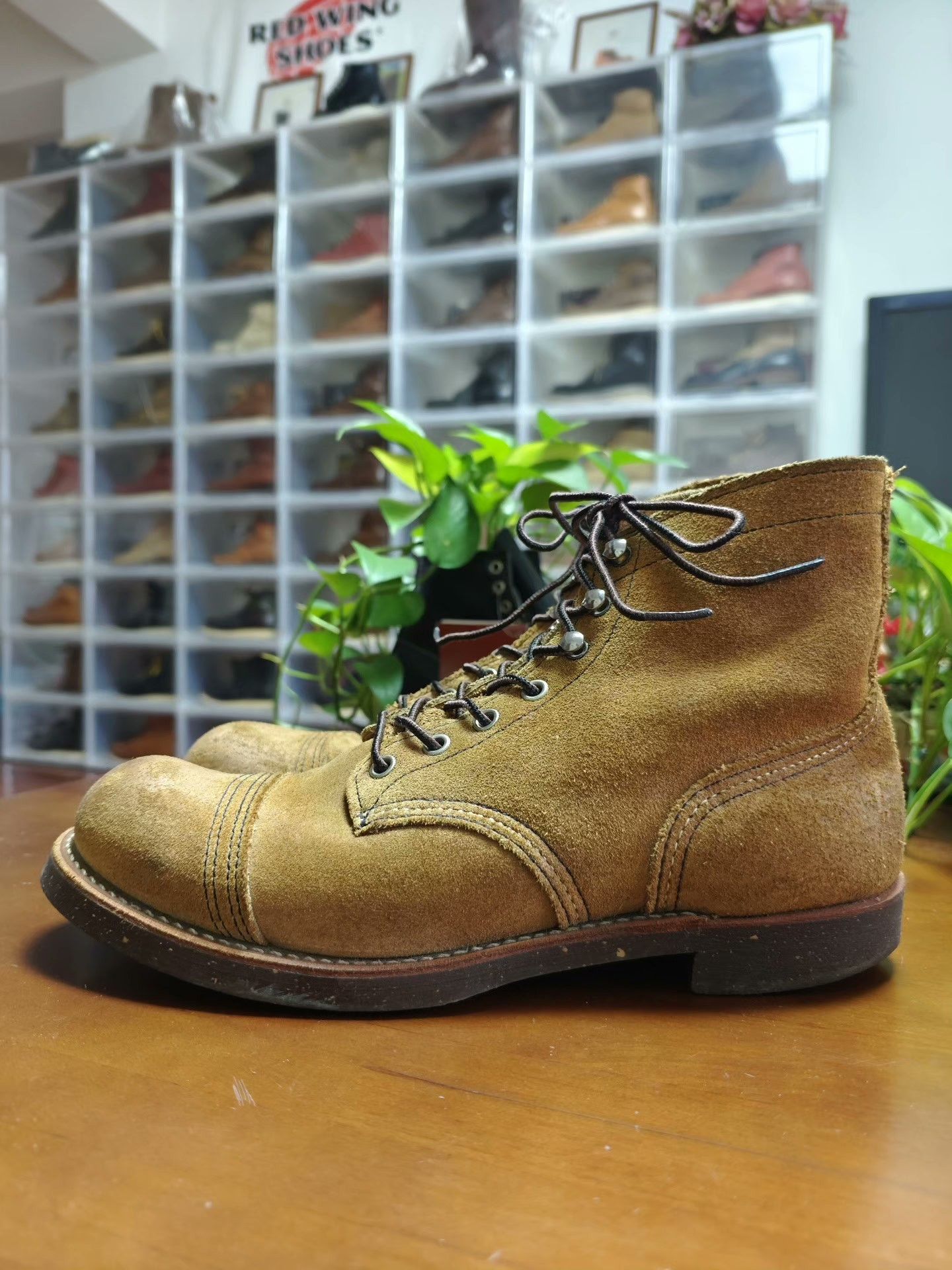 Red Wing Red Wing 8113 Men's Work Boots Size US 8 / EU 41 - 4 Thumbnail