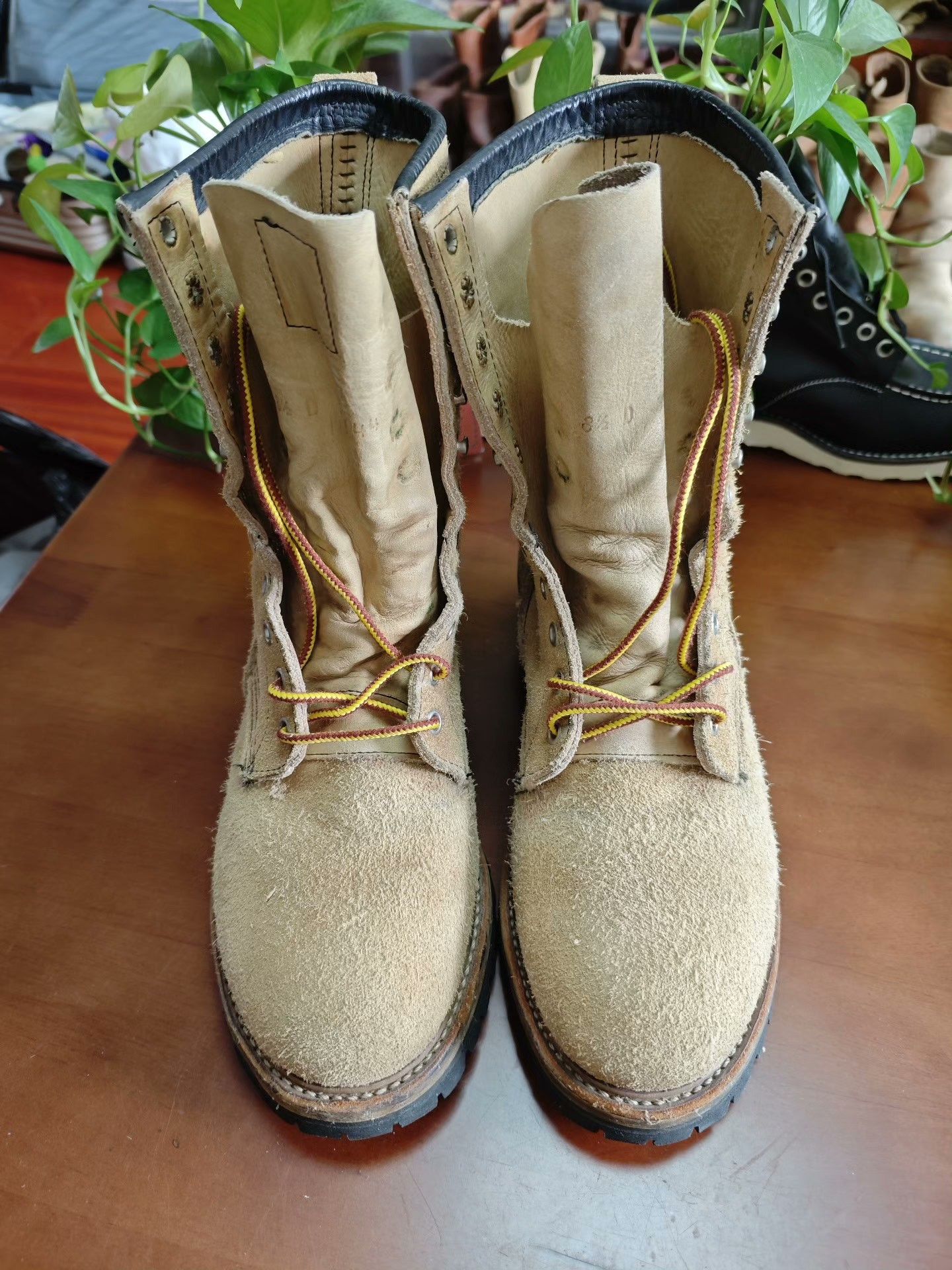 Red Wing Red Wing 8128 Work Boot Size US 8.5 / EU 41-42 - 3 Thumbnail