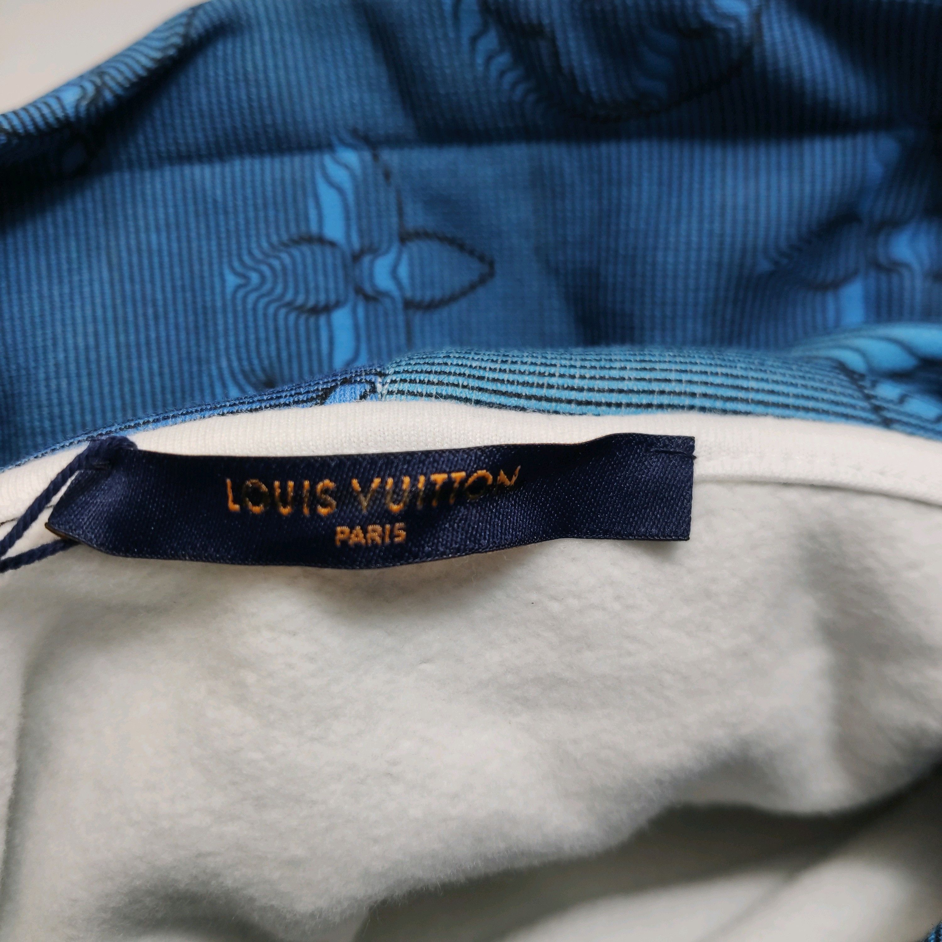 Louis Vuitton Louis Vuitton Monogram Hooded Sweatshirt XS Size US XS / EU 42 / 0 - 9 Thumbnail