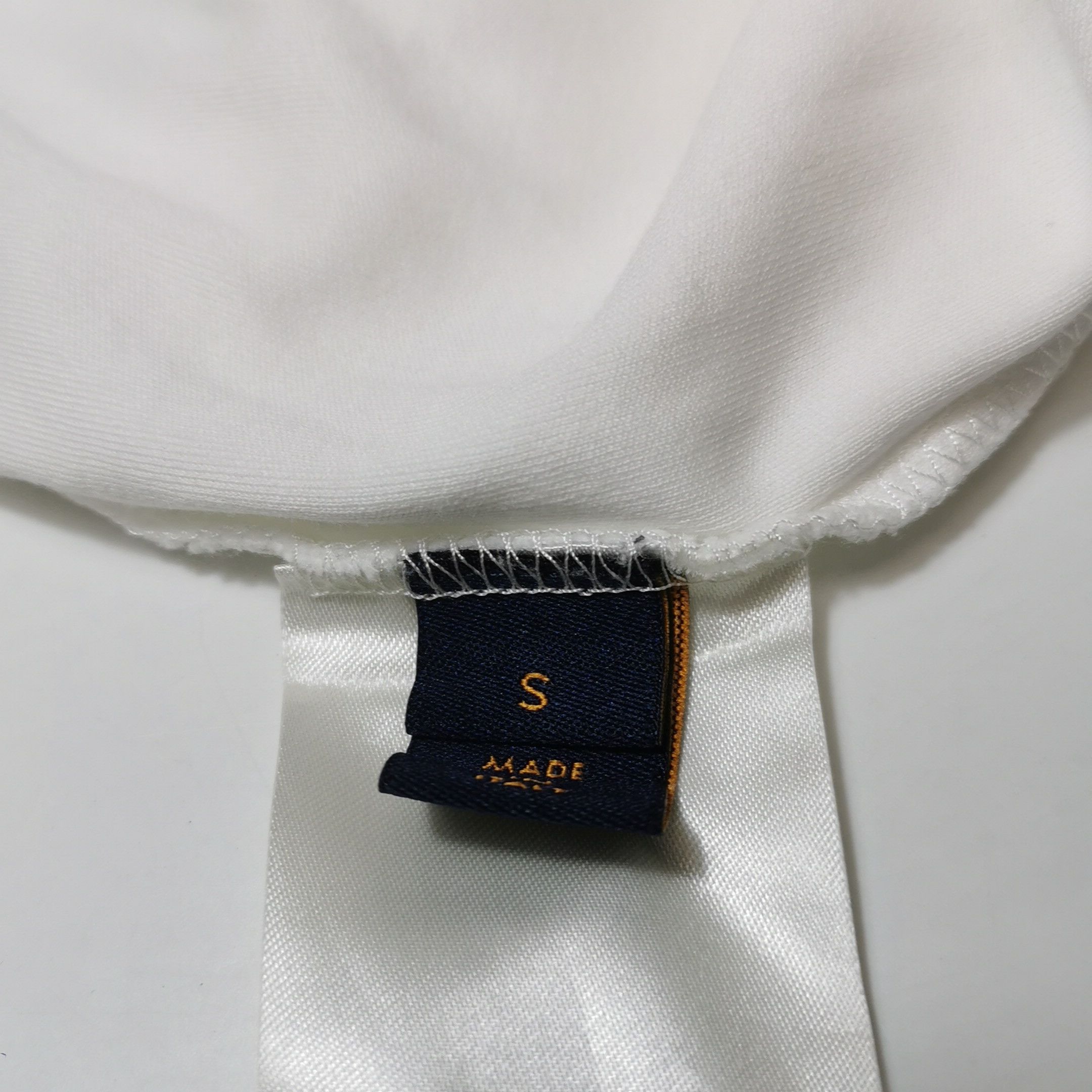 Louis Vuitton Louis Vuitton S Size Solid Cotton T-Shirt Size US S / EU 44-46 / 1 - 10 Thumbnail