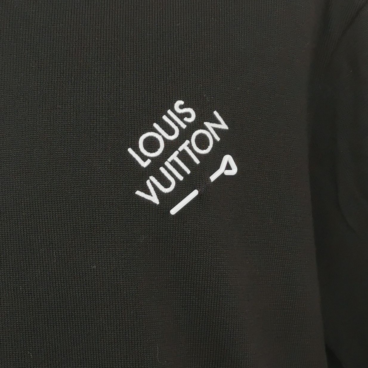Louis Vuitton Louis Vuitton Solid Logo Crew Neck T-Shirt L Size US L / EU 52-54 / 3 - 5 Thumbnail