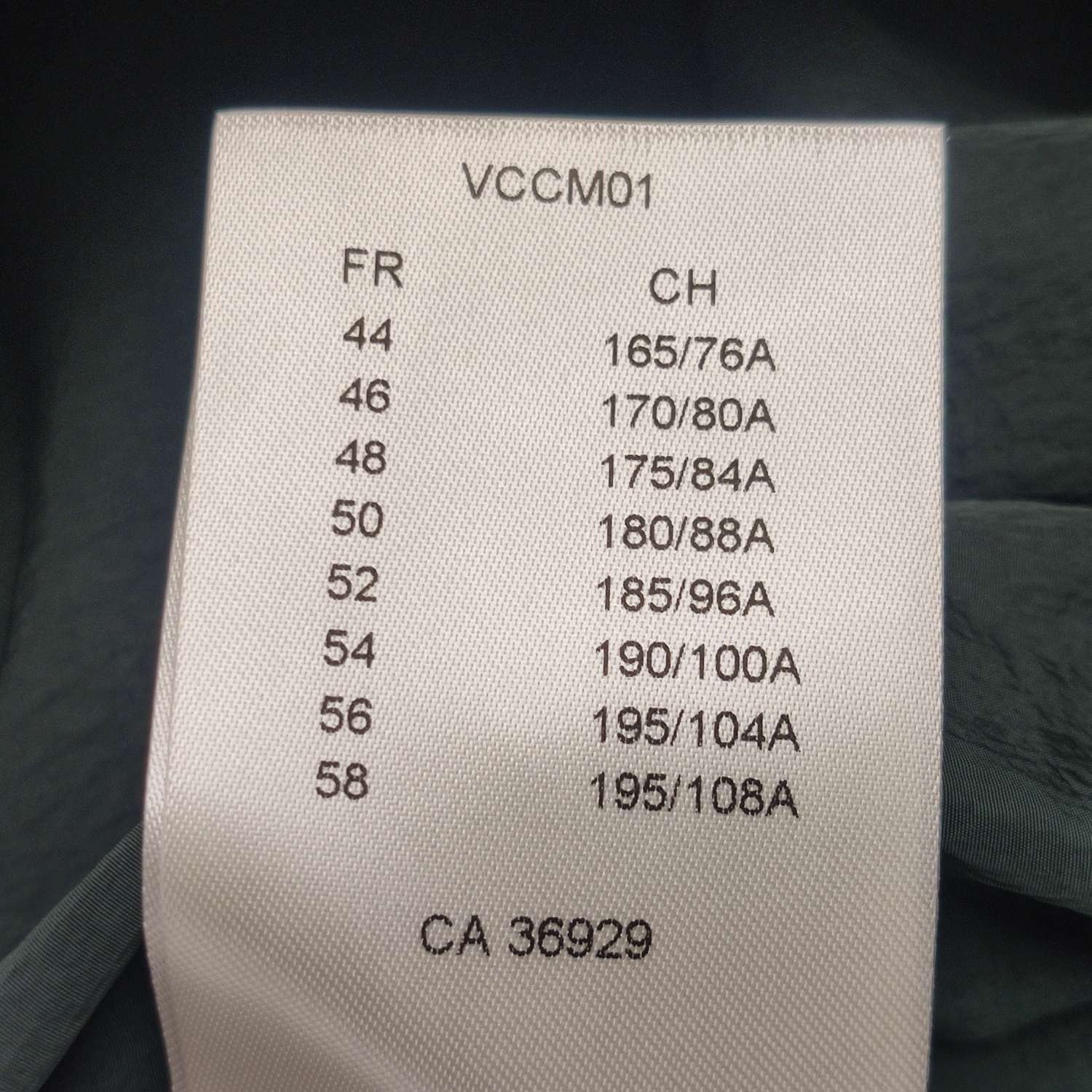 Louis Vuitton Louis Vuitton Color-Block Logo Hooded Jacket S Size US XL / EU 56 / 4 - 11 Thumbnail