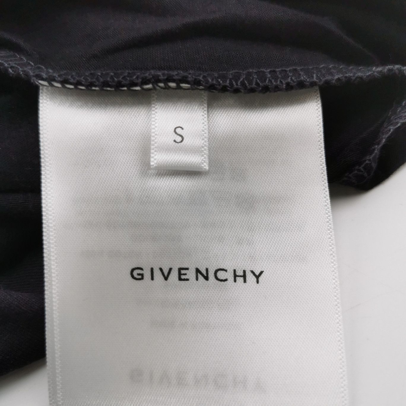 Givenchy Givenchy Cotton Distressed Logo Crew Neck T-Shirt S Size US S / EU 44-46 / 1 - 15 Thumbnail