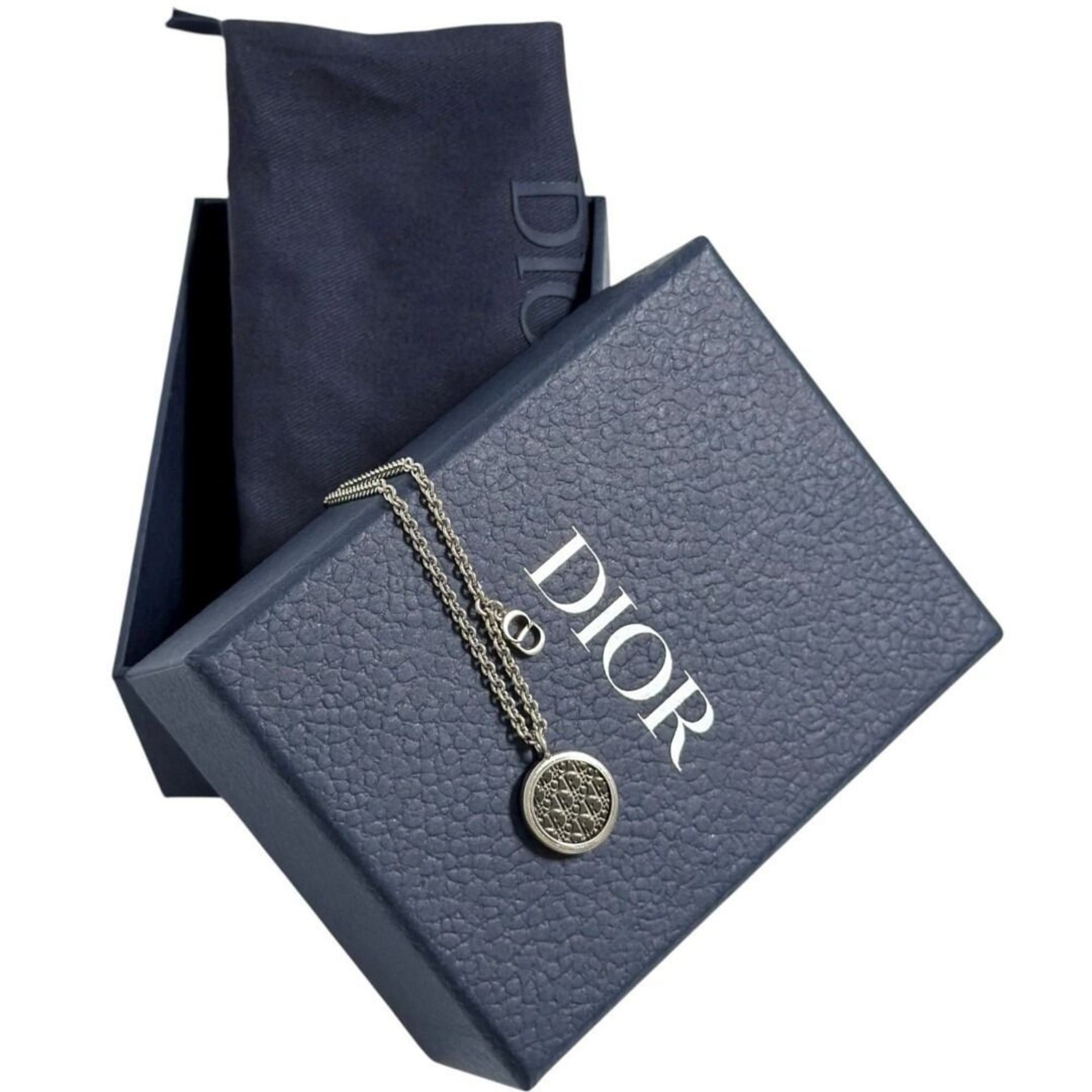Dior Christian Dior Dior Men's Oblique Circle Pendant Necklace in Silver and Black Size ONE SIZE - 10 Thumbnail