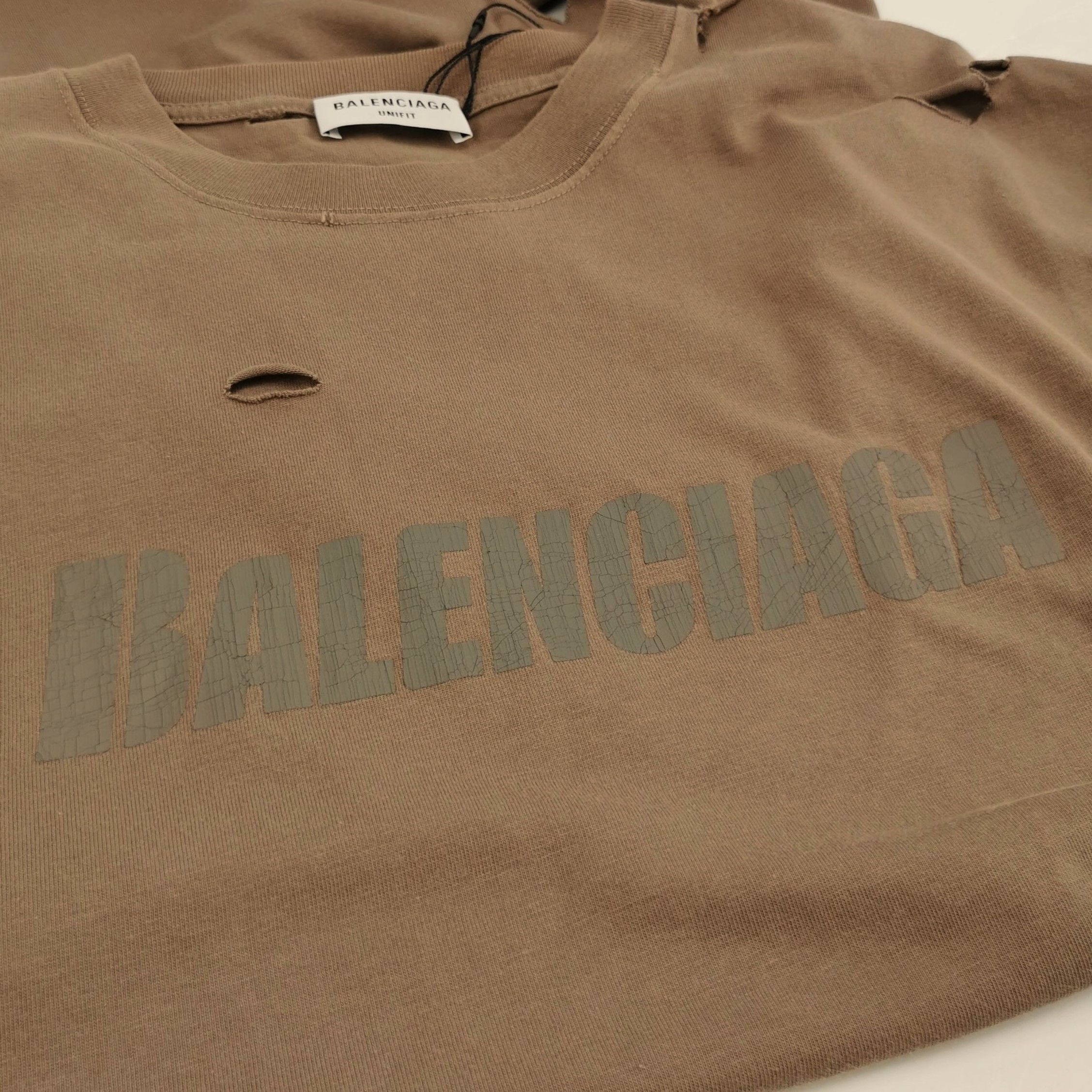Balenciaga Balenciaga Distressed Cotton Logo Round Neck T-Shirt L Size US L / EU 52-54 / 3 - 5 Thumbnail