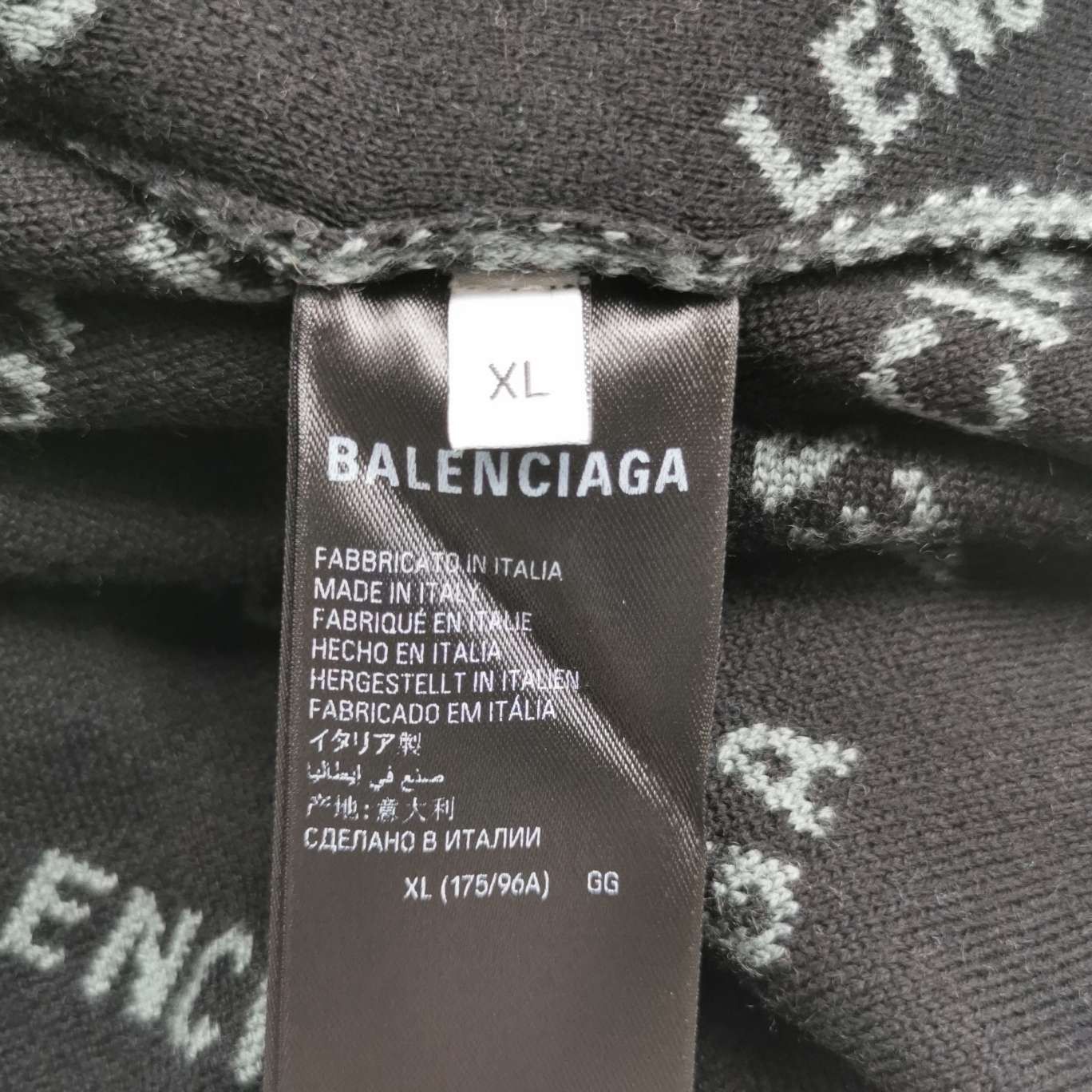 Balenciaga Balenciaga Checkered Contrast Zip Puffer Jacket L Size US L / EU 52-54 / 3 - 10 Thumbnail