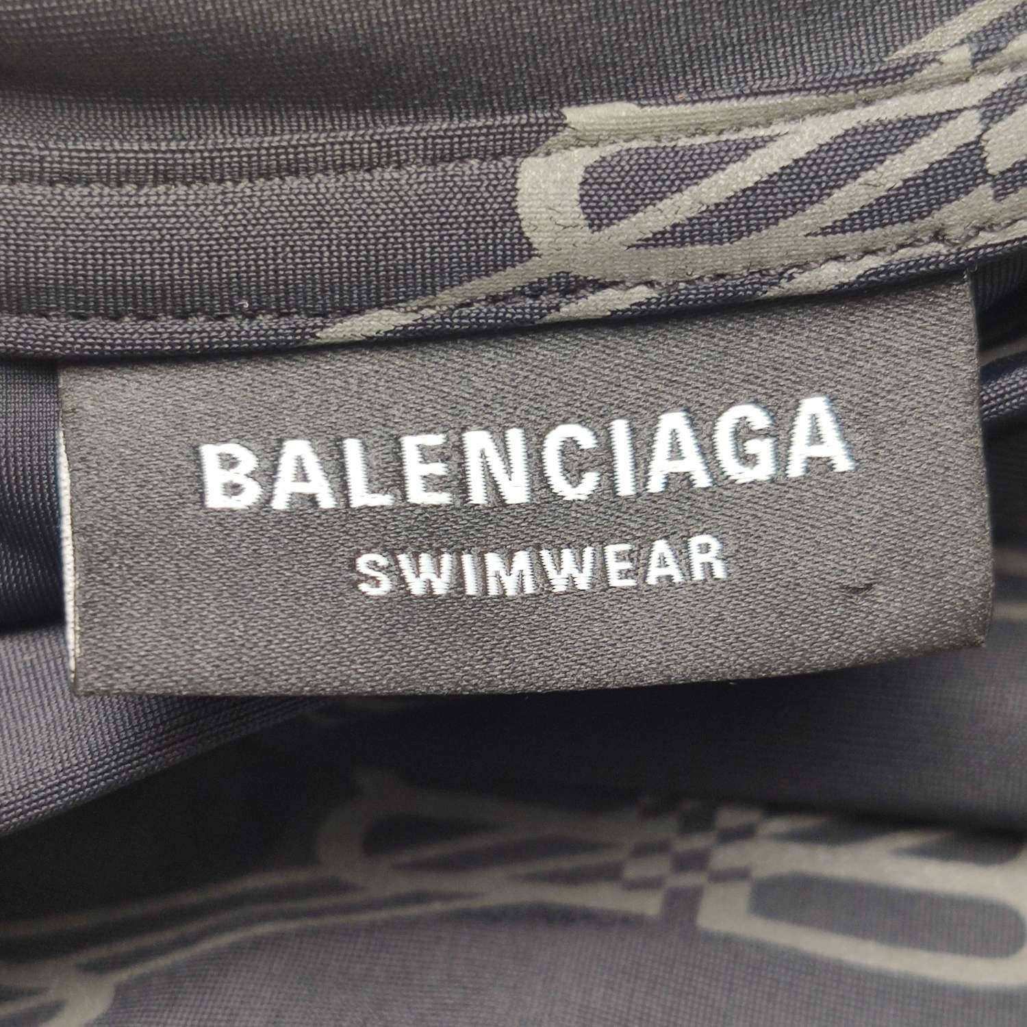 Balenciaga Balenciaga Monogram Crew Neck T-Shirt XS Size US XS / EU 42 / 0 - 7 Thumbnail
