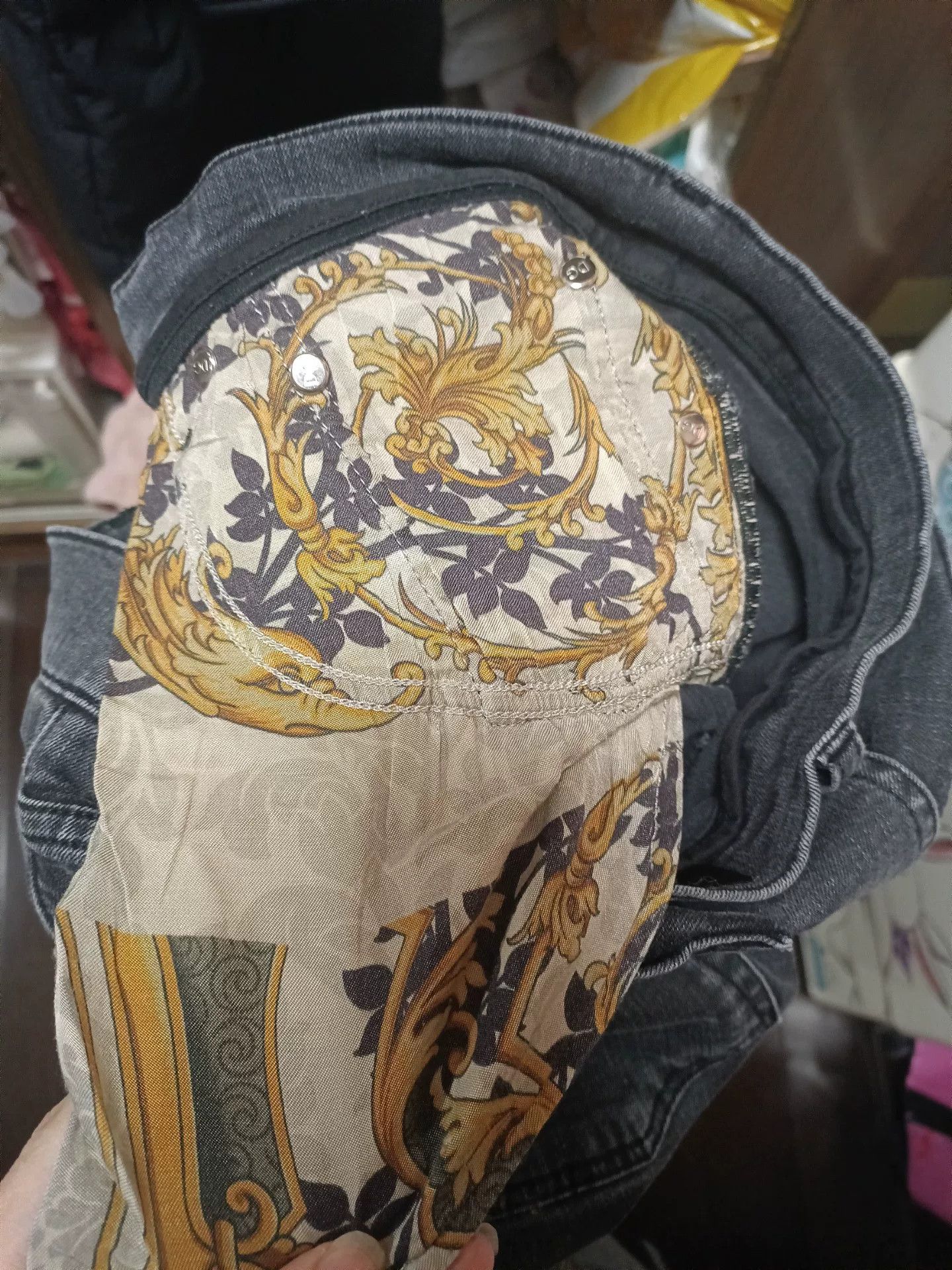 Dolce & Gabbana Dolce & Gabbana Baroque Print Jeans Size US 32 / EU 48 - 7 Thumbnail