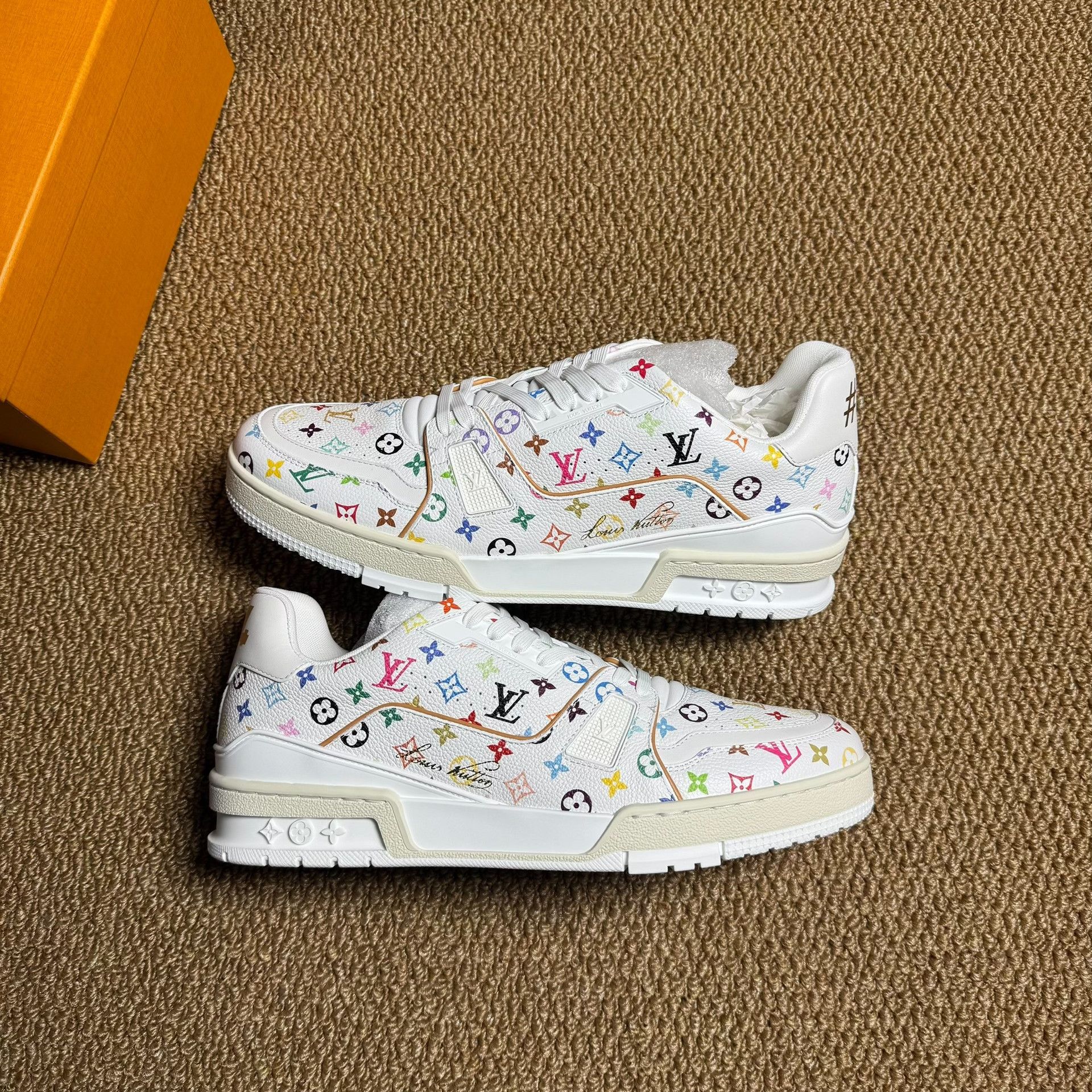 Louis Vuitton Louis Vuitton x Murakami Trainer Size US 10 / EU 43 - 2 Thumbnail
