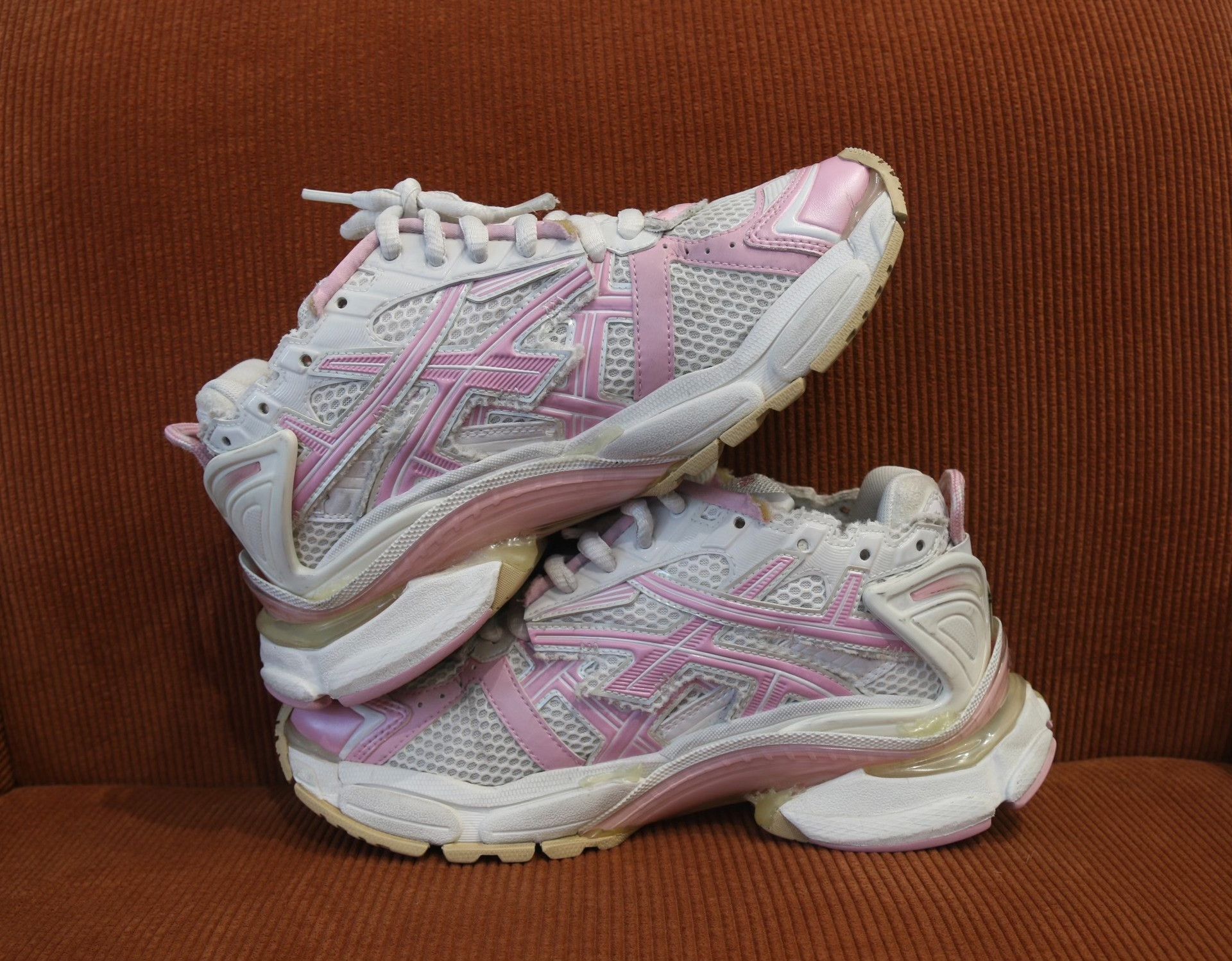 Balenciaga Balenciaga Runner Pink White Dad Shoes Size US 7 / IT 37 - 2 Thumbnail