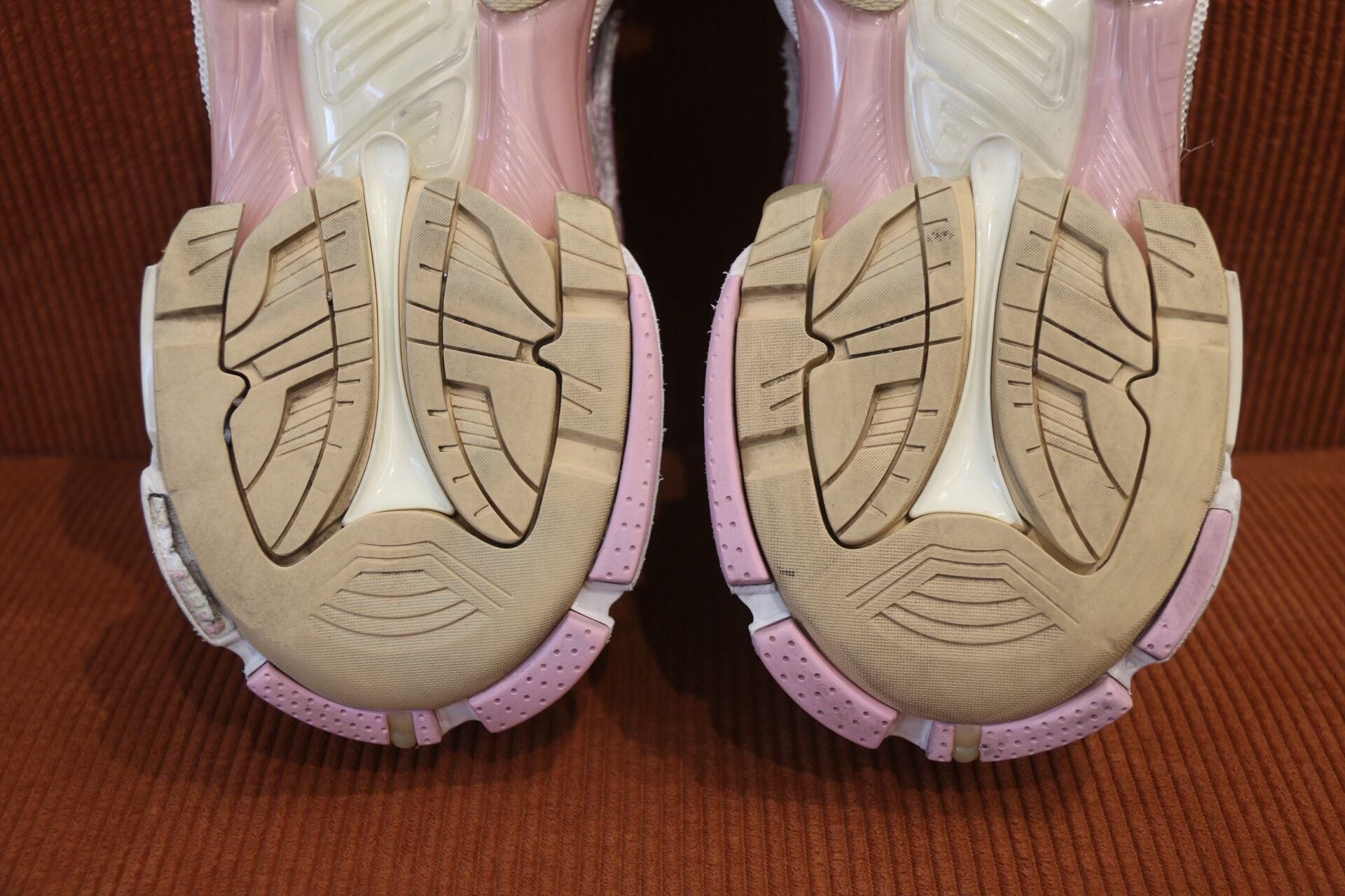 Balenciaga Balenciaga Runner Pink White Dad Shoes Size US 7 / IT 37 - 7 Thumbnail