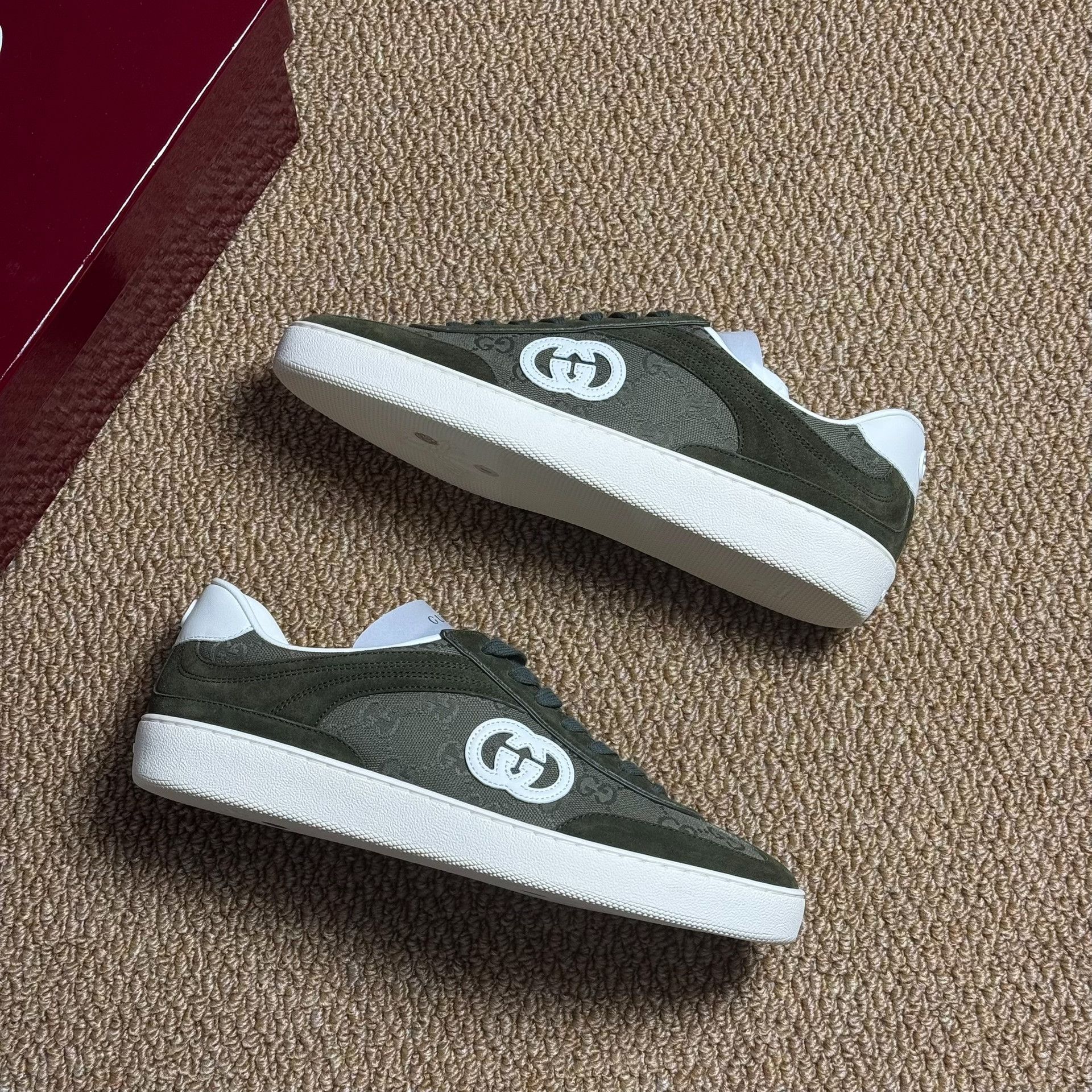 Gucci Gucci G75 Suede Low-Top Men's Green Sneakers Size US 9 / EU 42 - 2 Thumbnail