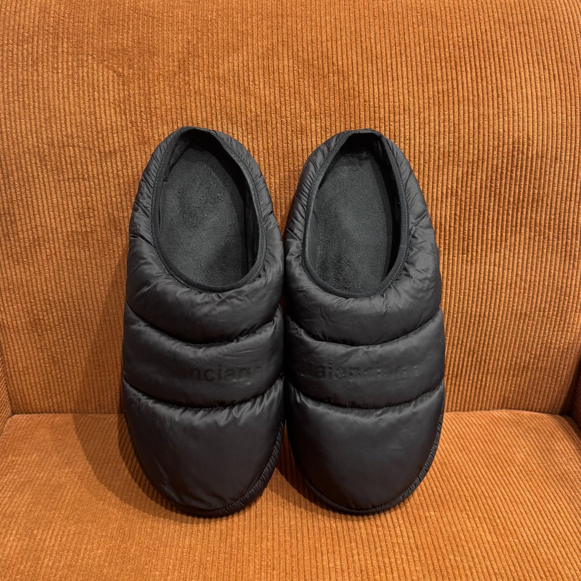 Balenciaga Balenciaga 25SS Alaska Wool Logo Slippers Men Size US 10 / EU 43 - 2 Thumbnail